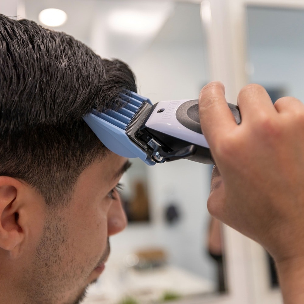 Wahl Haarschneider »Color Pro Lithium«, Farbcodierte Aufsteckkämme, einstellbarer Verstellhebel, USB-Ladung