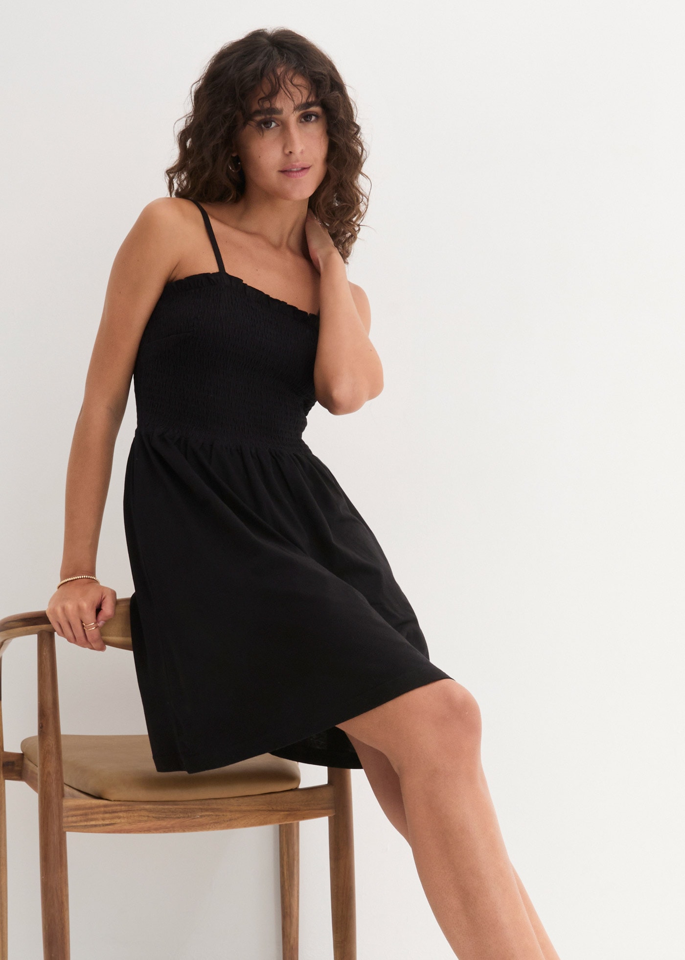 bonprix Jerseykleid mit gesmoktem Oberteil und verstellbaren Trägern