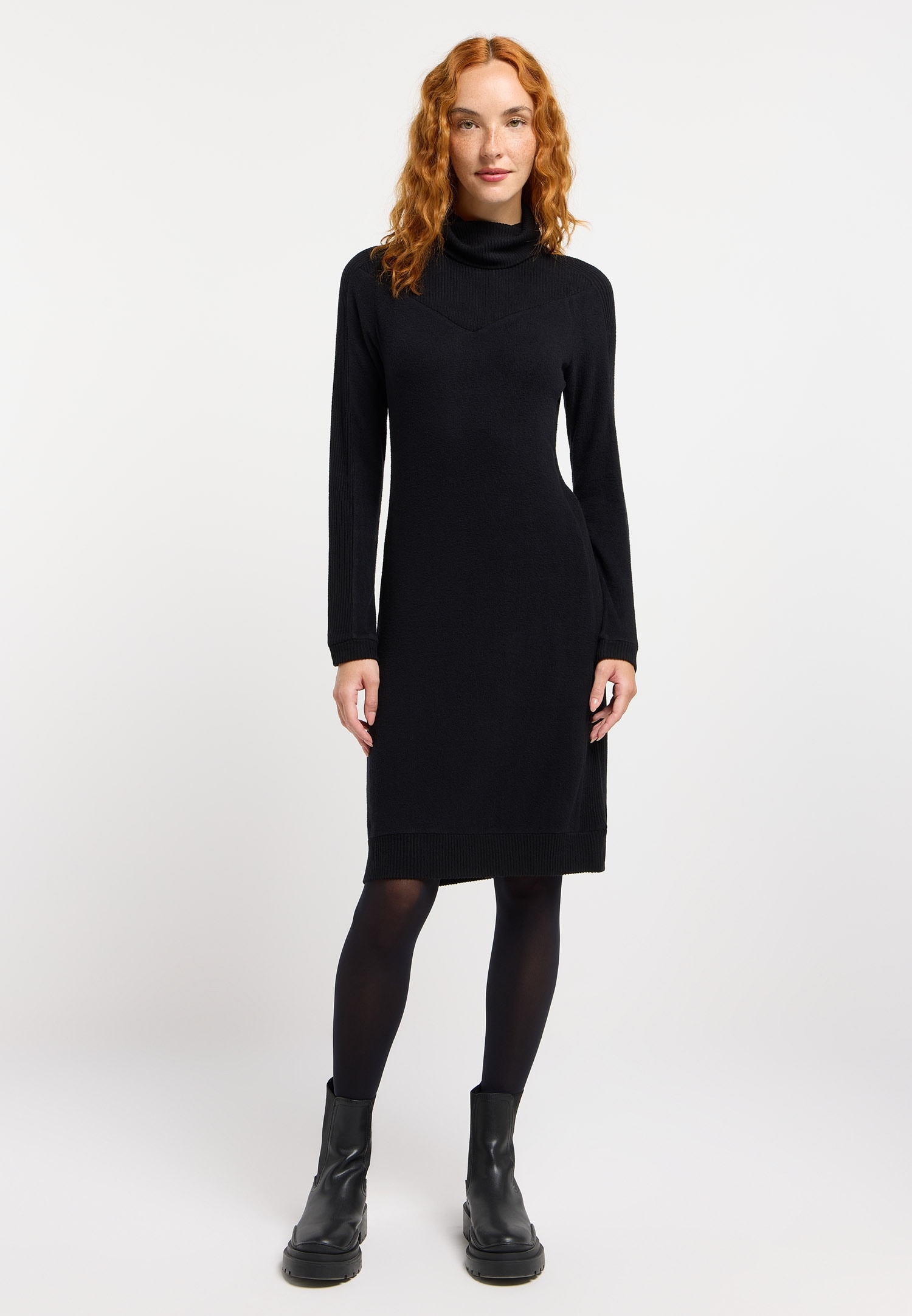 Ragwear Strickkleid »PEONA« Label-Applikation am Saum für den unverkennbaren ragwear-Look