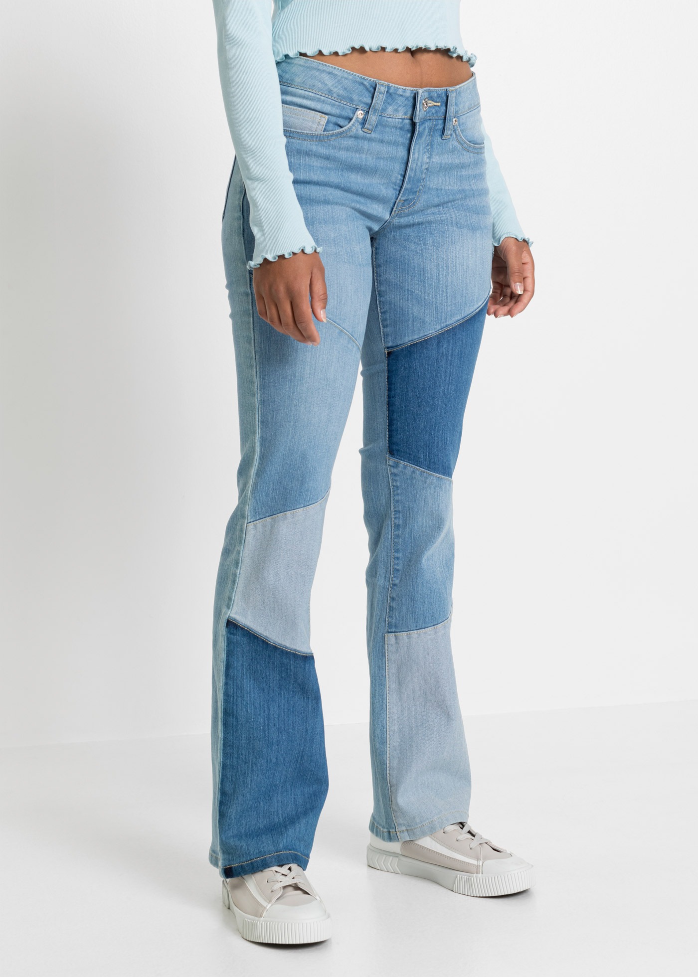 bonprix Schlagjeans "Flared-Jeans Mid Waist" Regular Fit, Mid Waist, mit Elasthan-Anteil