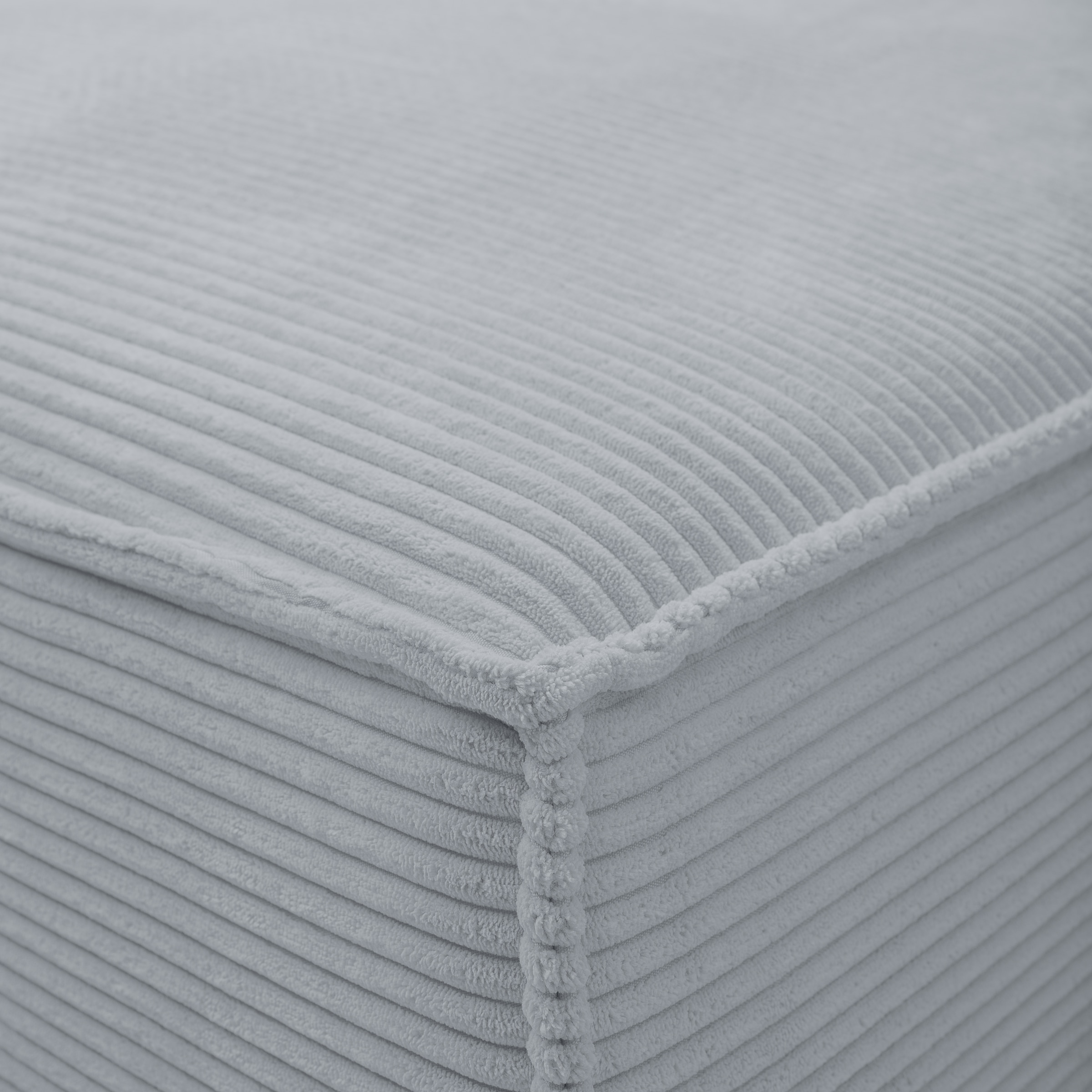 WERK2 Ecksofa »Atlanta, moderne Designsprache, Stellmaße 280x147cm, L-Form, Kedernaht«, hoher Komfort, Schlaffunktion & Bettkasten, Cord, Grau