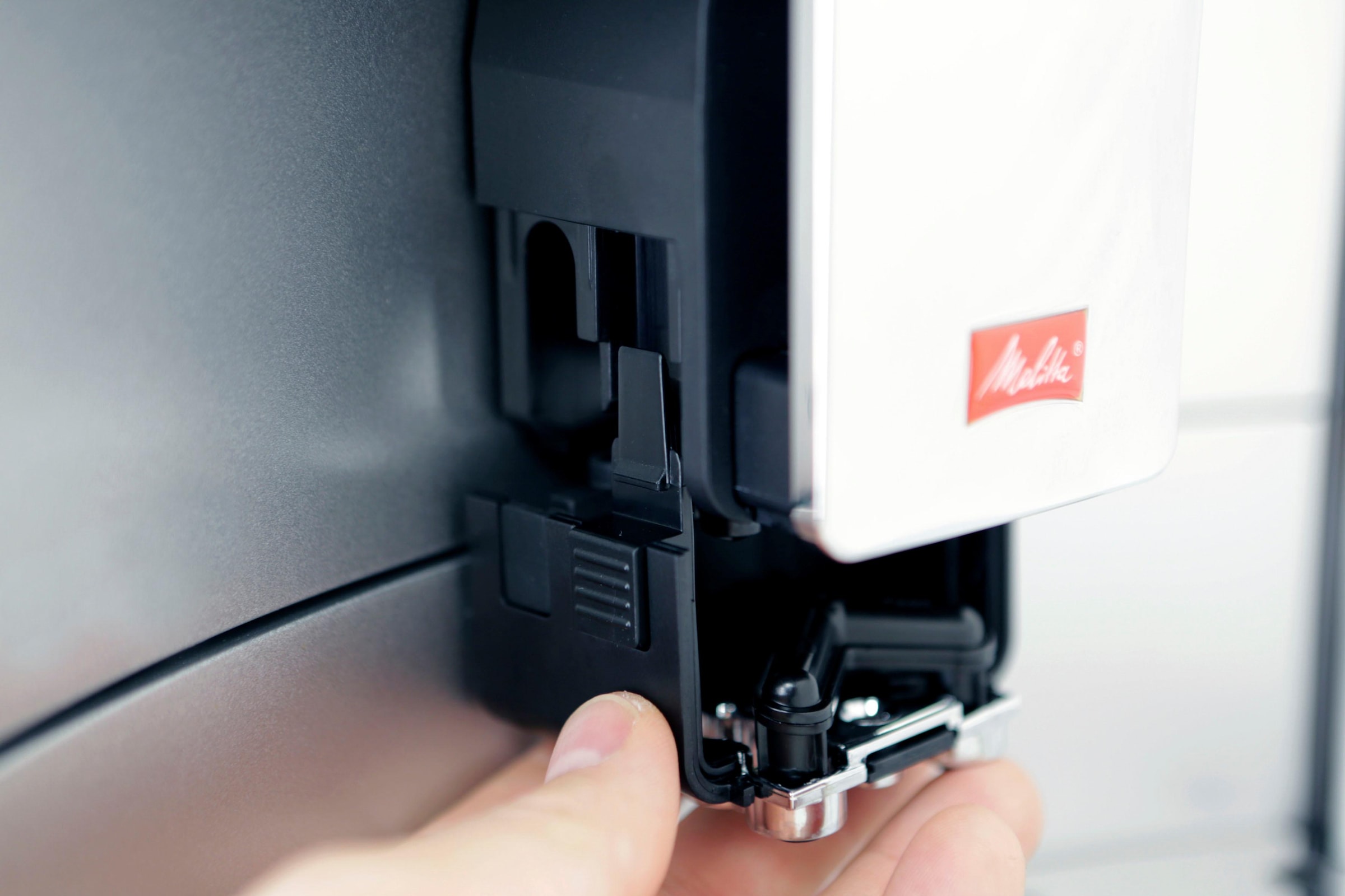 Melitta Kaffeevollautomat »Barista T Smart® F 83/0-102, schwarz« 4 Benutzerprofile& 18 Kaffeerezepte, nach italienischem Originalrezept