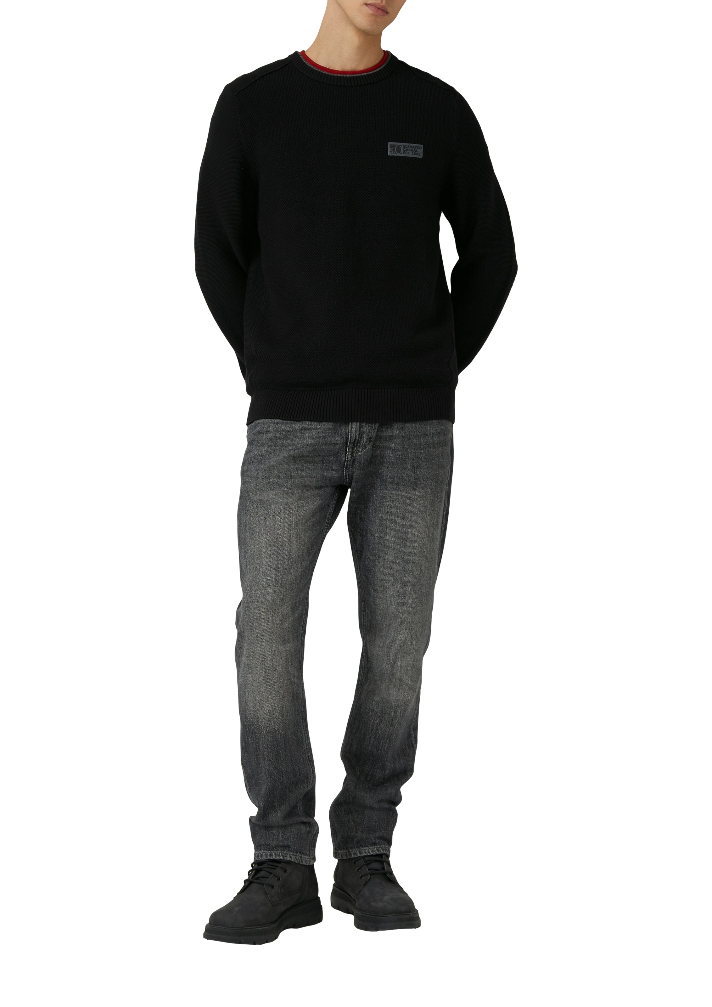 s.Oliver Strickpullover aus strukturierter Qualität, mit Logo-Badge, Regular Fit