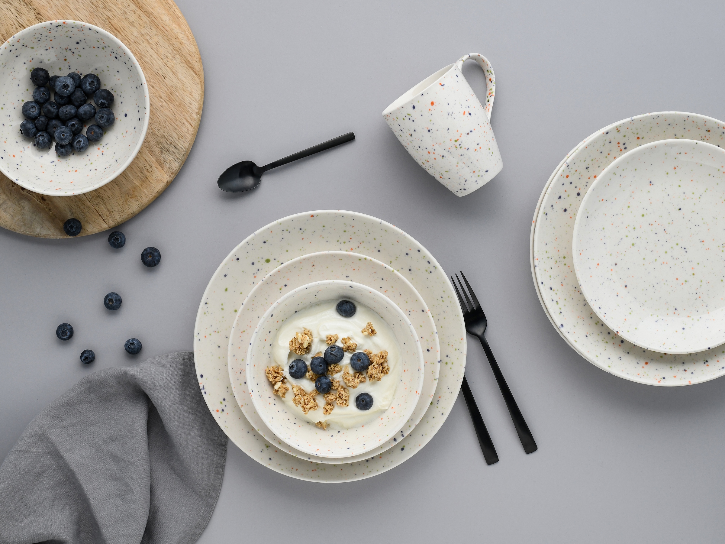 CreaTable Kombiservice »Confetti, Kombi-Service 16-tlg.«, (Set, 16 tlg.), Unregelmäßige bunte Punkte, Gute Laune Geschirr, Frisch, Freundlich