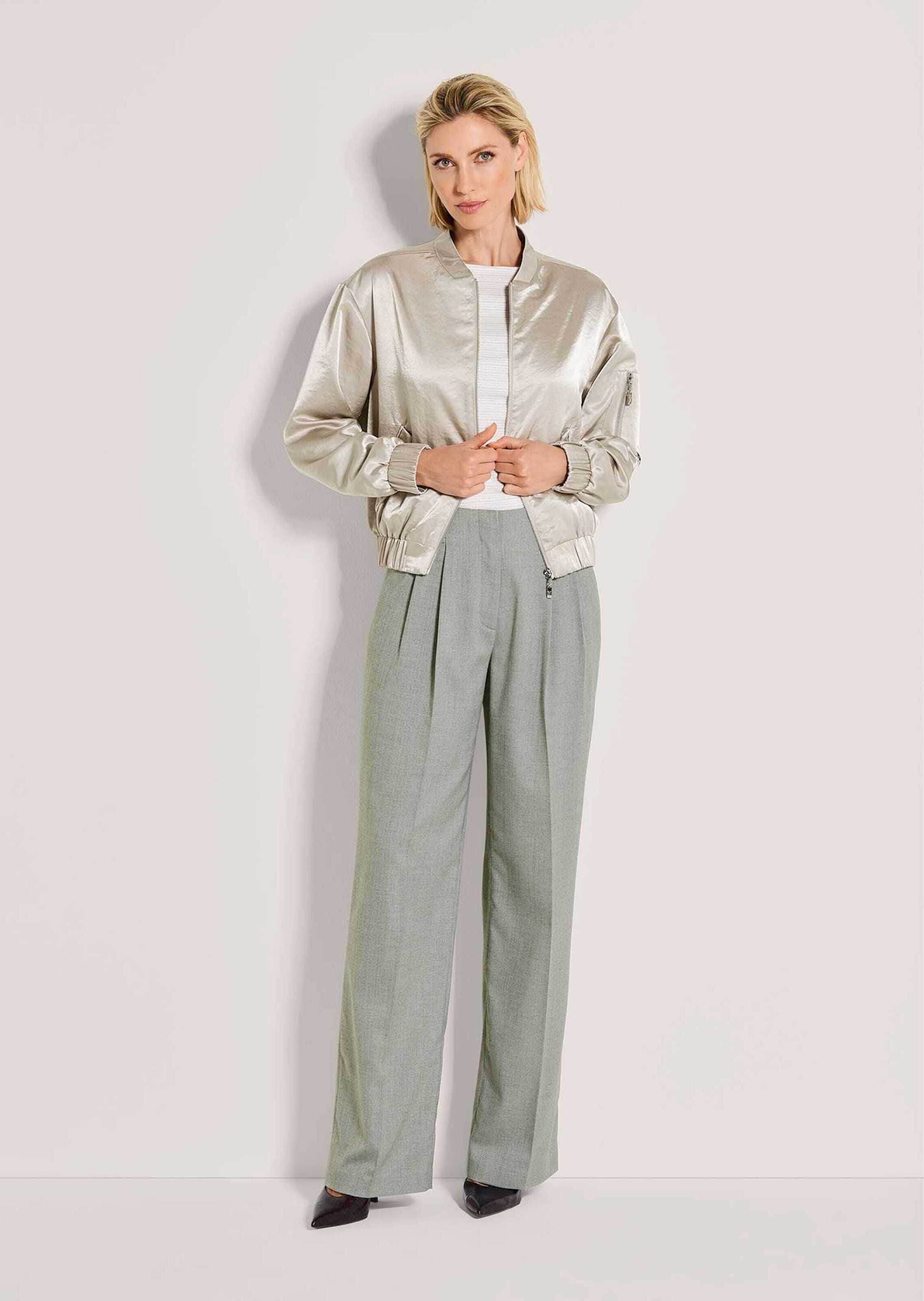 MADELEINE Kurzjacke »Blouson Elegante Glanzjacke mit Stehbund« leicht schimmernde Ware