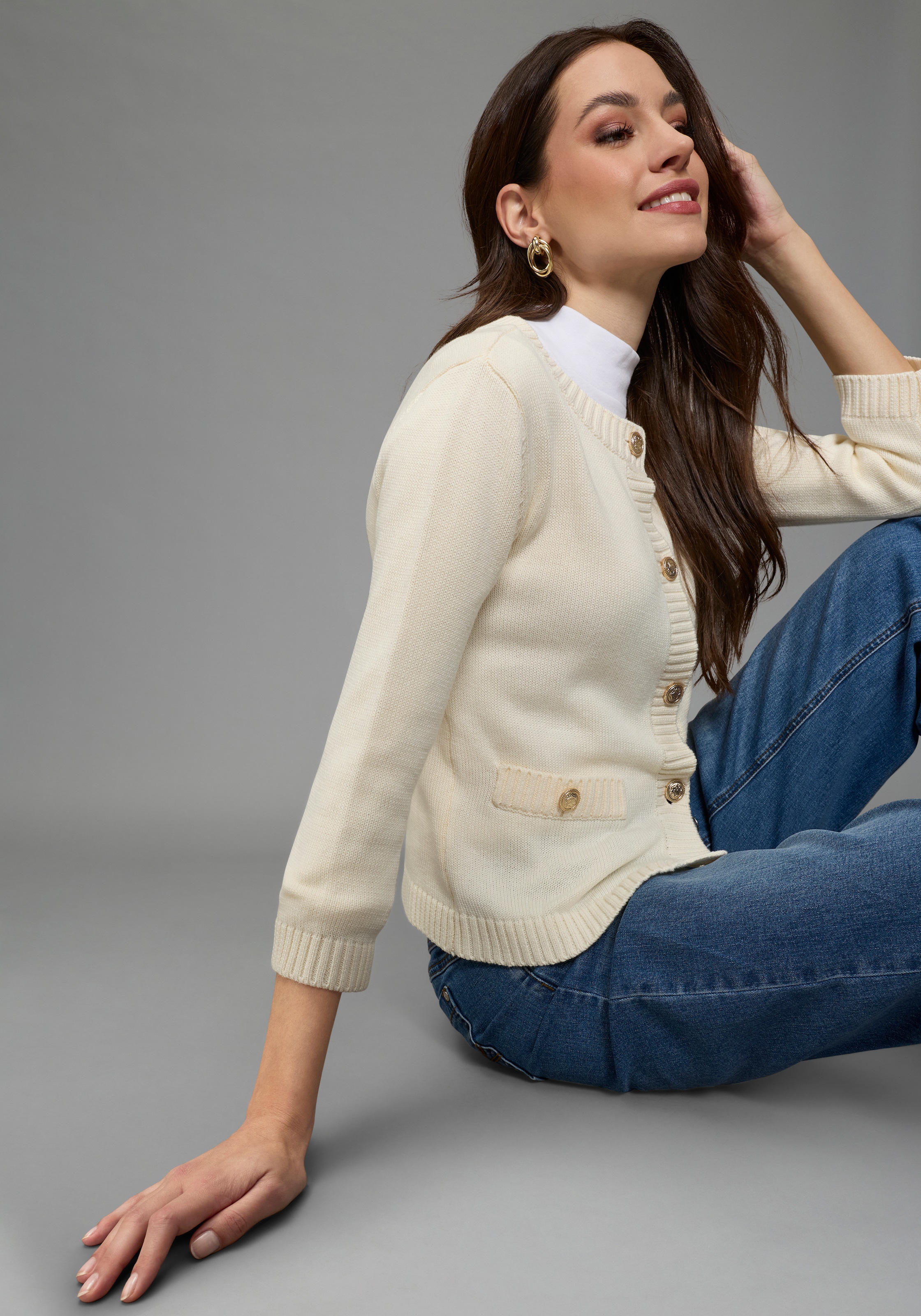 Bruno Banani Cardigan mit modischen Knöpfen im klassischen Look