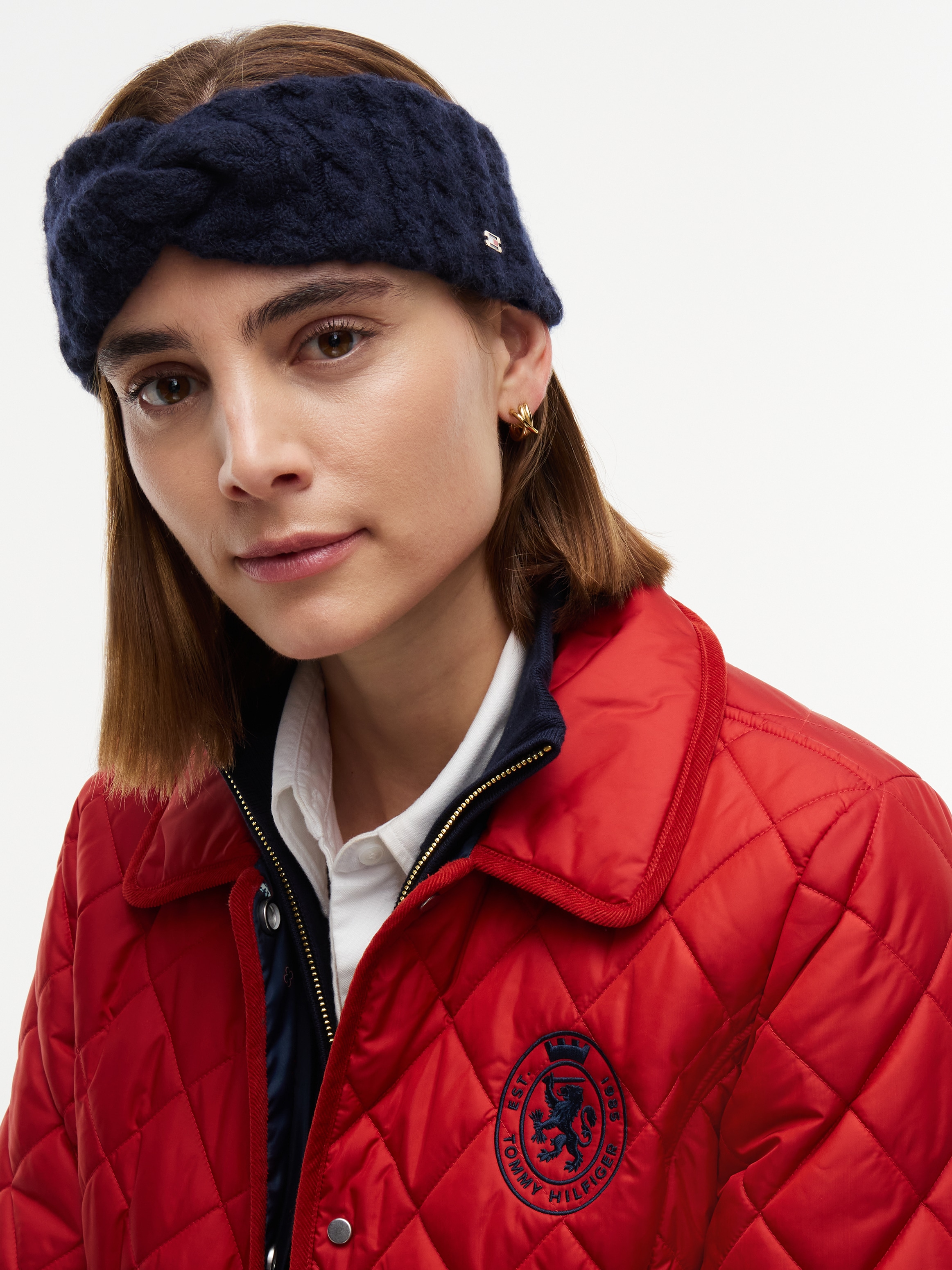 Tommy Hilfiger Stirnband "ENAMEL FLAG CABLE" mit Alpakawolle und Emaille-Flag