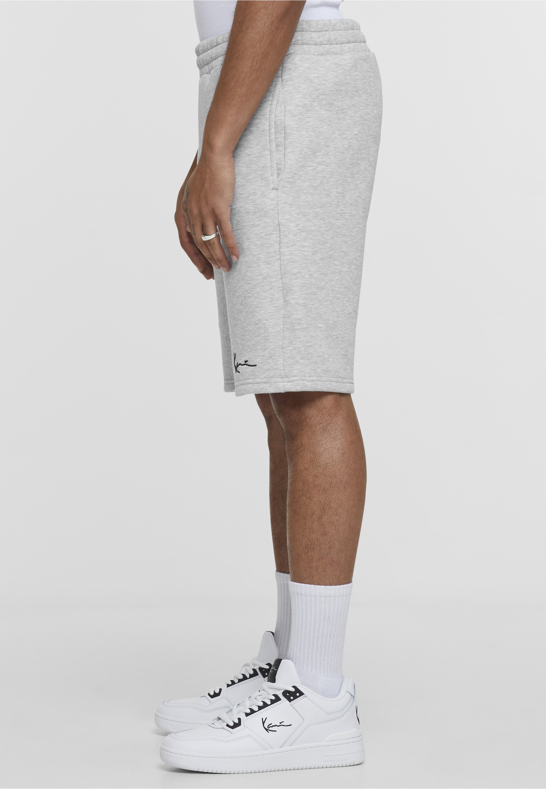 Karl Kani Stoffhose »Karl Kani Herren KKMQ22003GRY SIGNATURE SHORTS GRY«