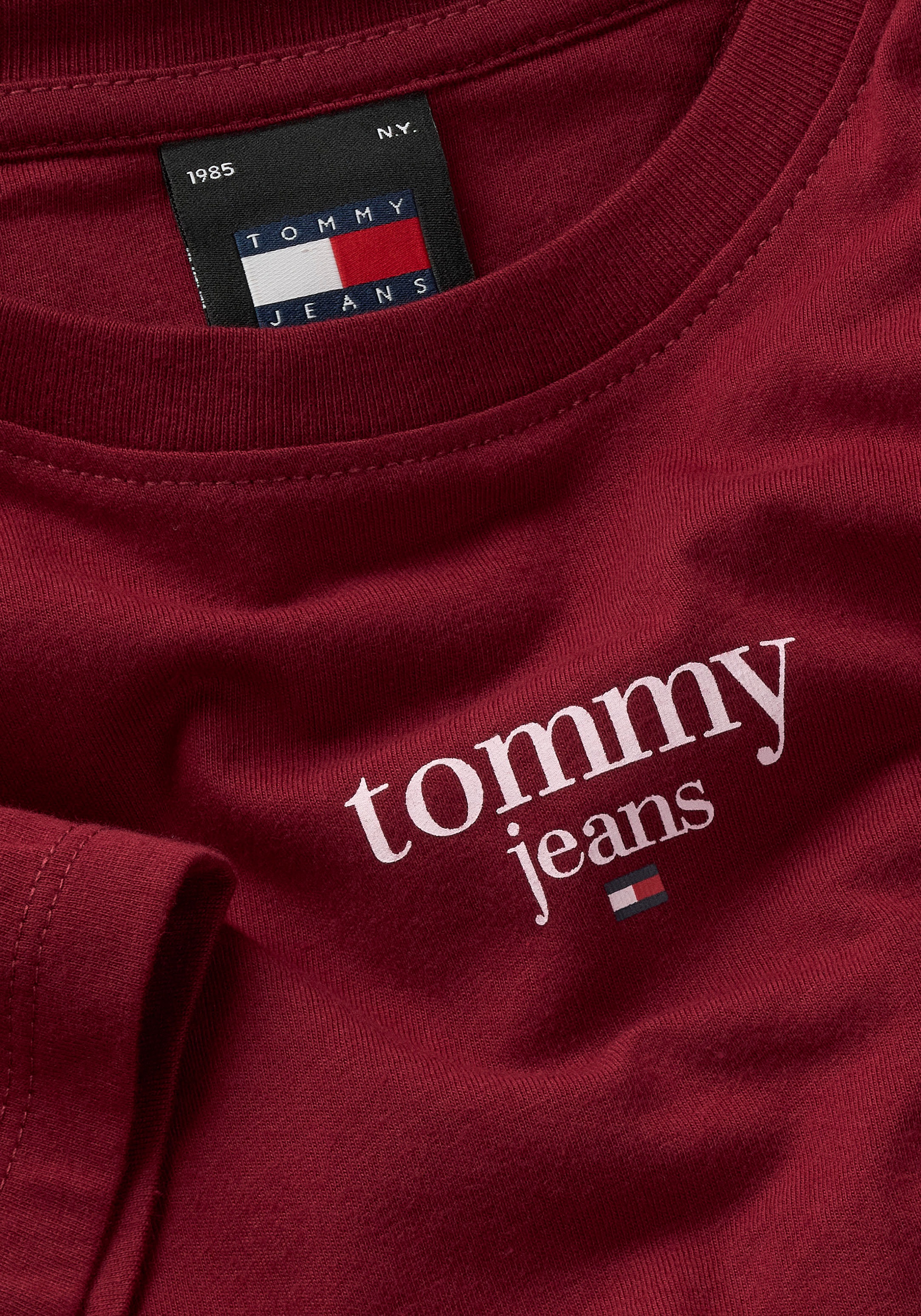 Tommy Jeans Rundhalsshirt »TJW SLIM ESSENTIAL LOGO 1 SS EXT«, mit Tommy Jeans Logoschriftzug, Rundhals