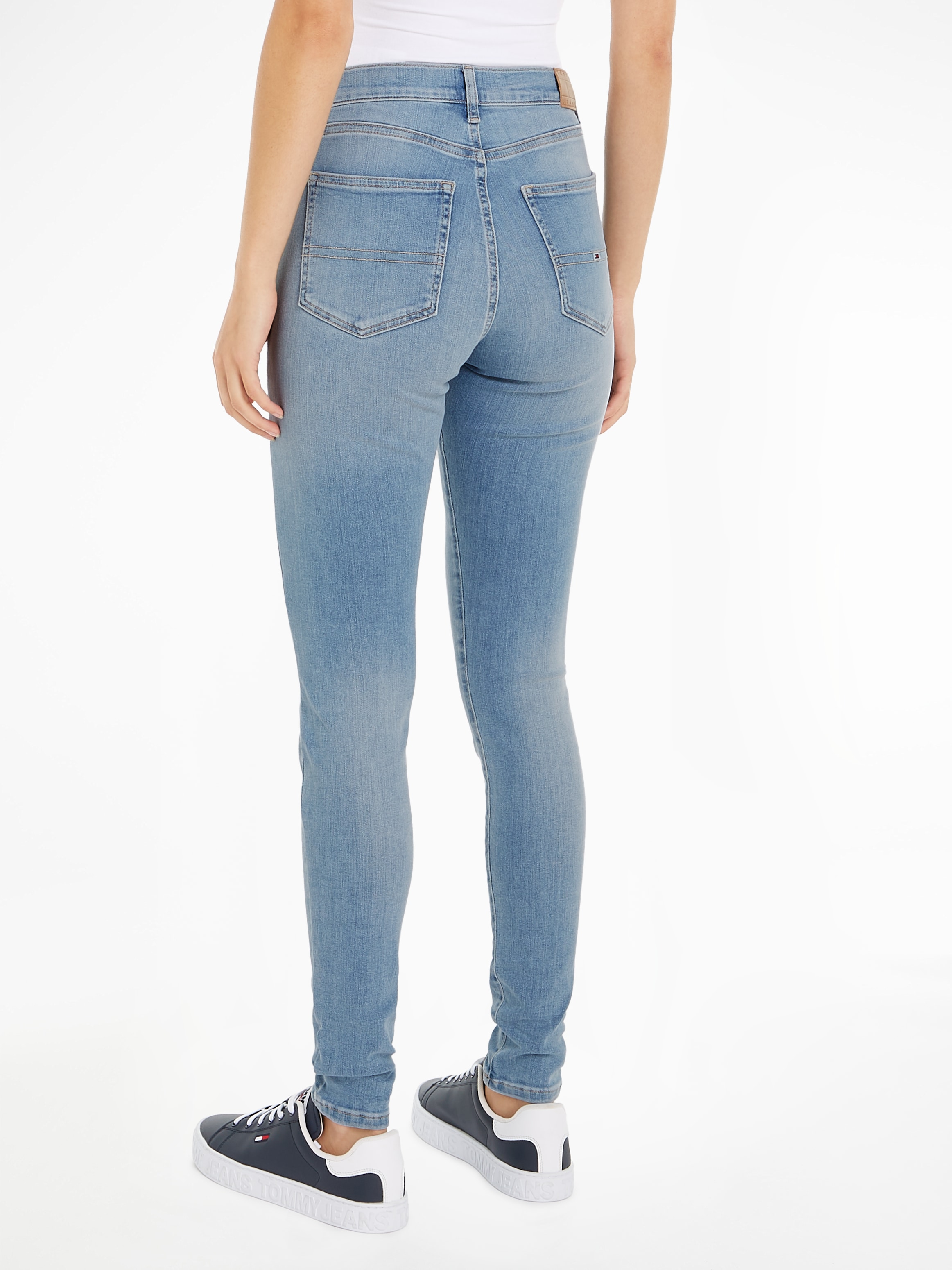 Tommy Jeans Skinny-fit-Jeans »SYLVIA HGH SKN DH1282«, mit Logo-Badge