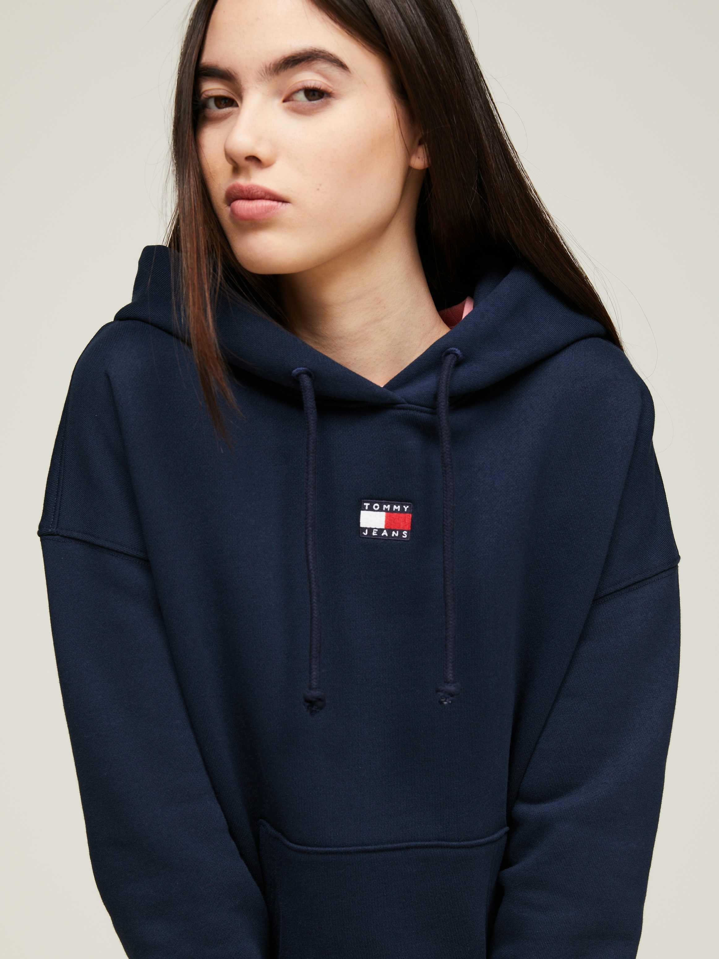 Tommy Jeans Kapuzensweatshirt »TJW BXY BADGE HOODIE«, mit Logostickerei