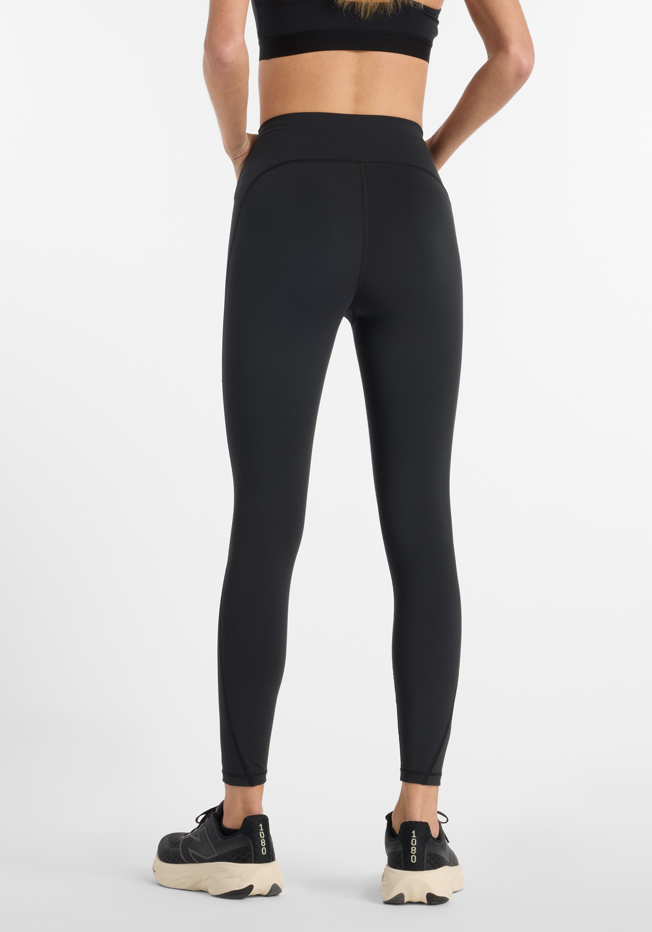 New Balance Trainingstights "NB ESSENTIAL HIGH RISE LEGGING 25”" aus Polyester und Elasthan, bequeme Passform, hoher Bund
