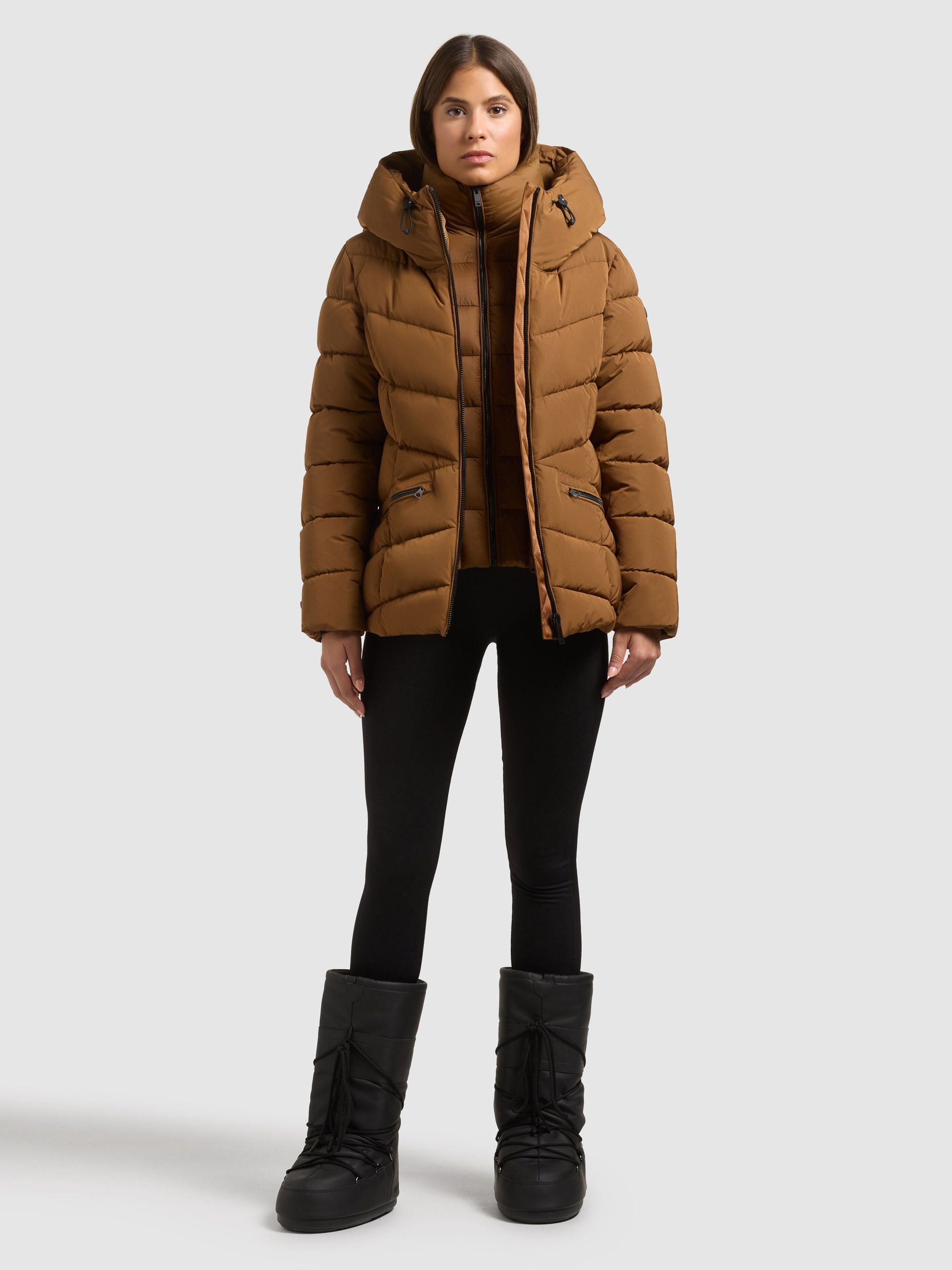 khujo Steppjacke »HERSCH2 - 2IN1 (EINSATZ HERAUSNEHMBAR)« mit Kapuze