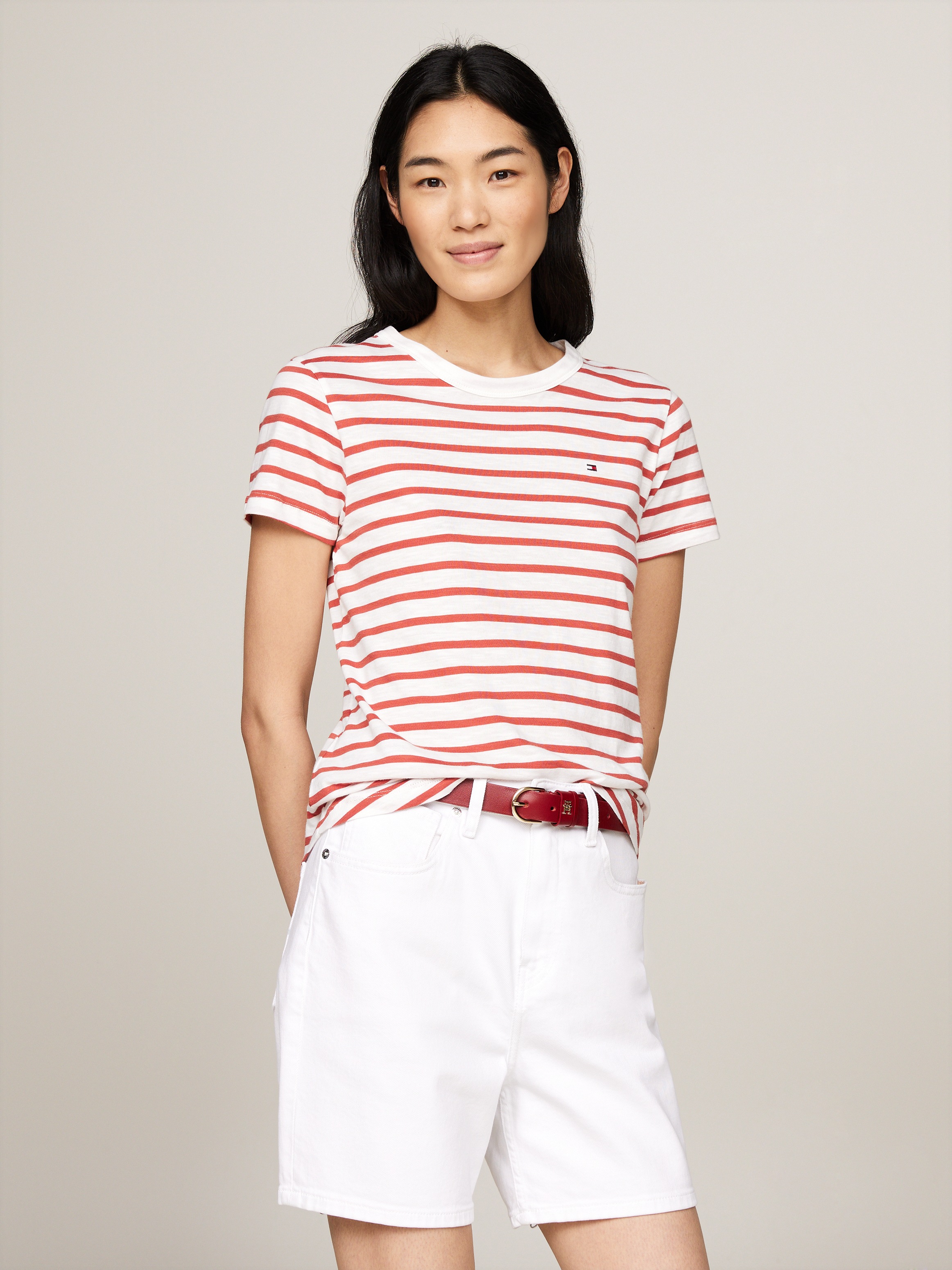 Tommy Hilfiger Rundhalsshirt »1985 SLIM SLUB C-NK SS«, mit Logostickerei