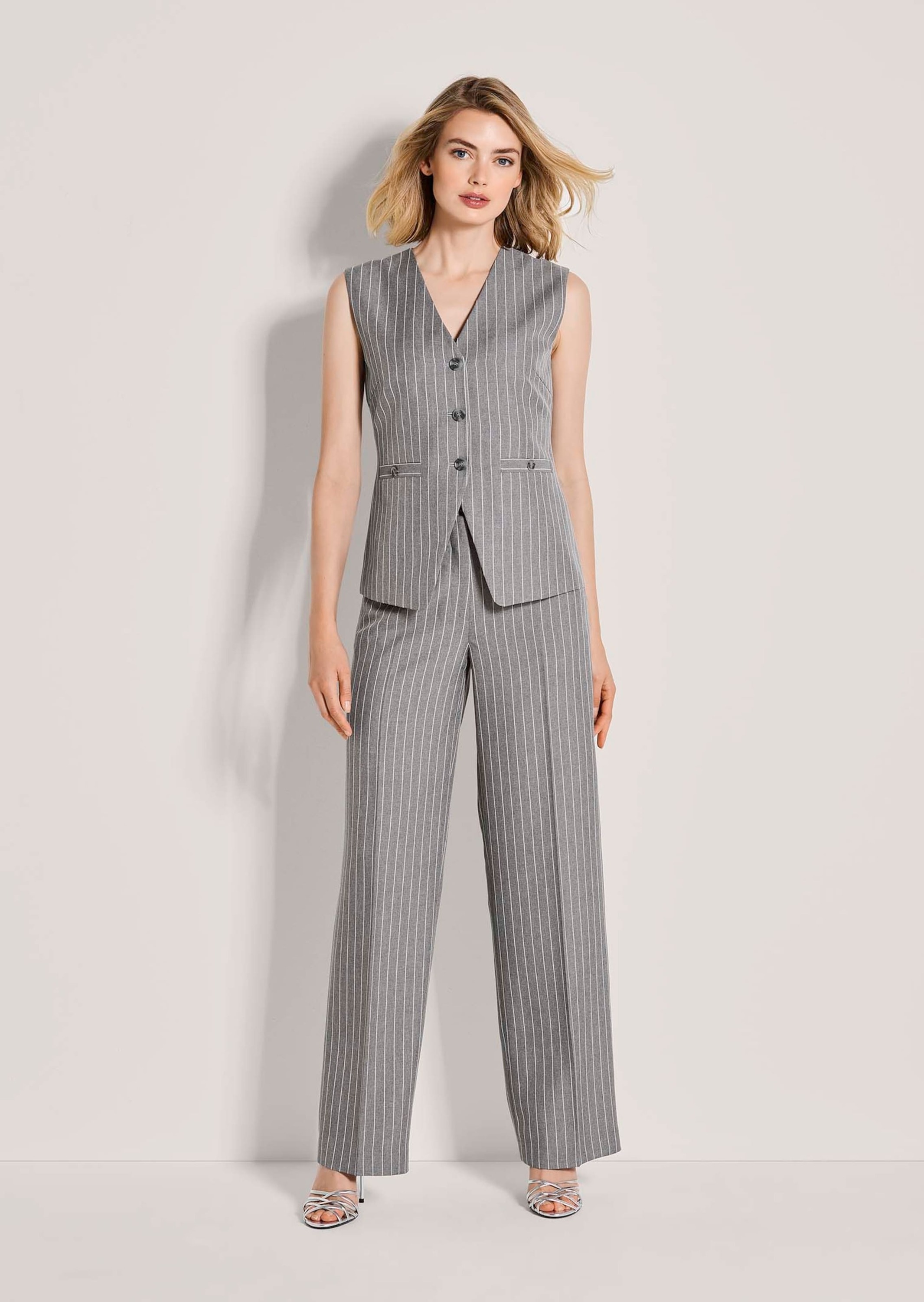 MADELEINE Kurzweste "Weste Elegante Nadelstreifen-Weste mit Knöpfen" günstig online kaufen