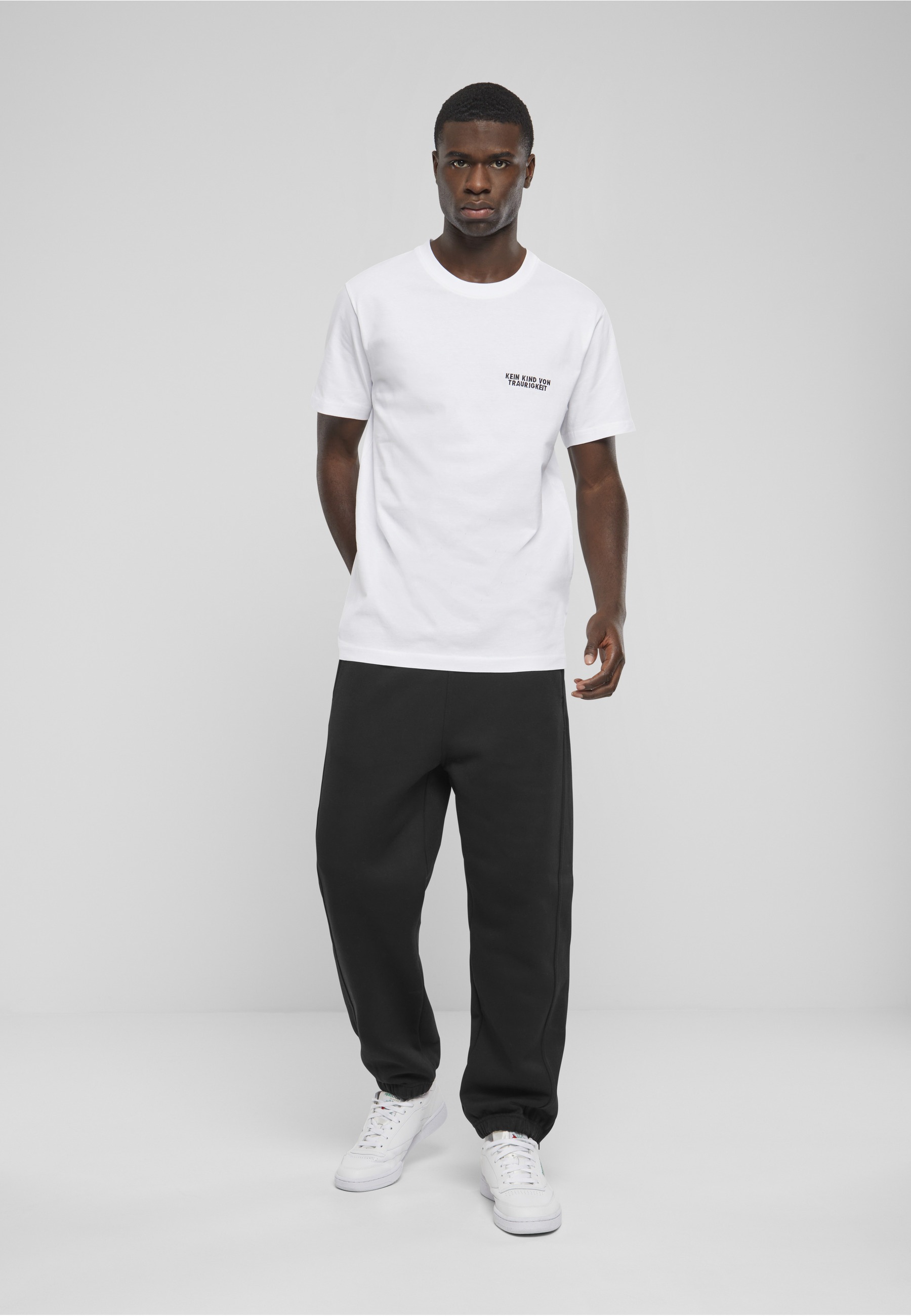 MisterTee T-Shirt »MisterTee Herren Kein Kind von Traurigkeit EMB Tee« 1 Stk.