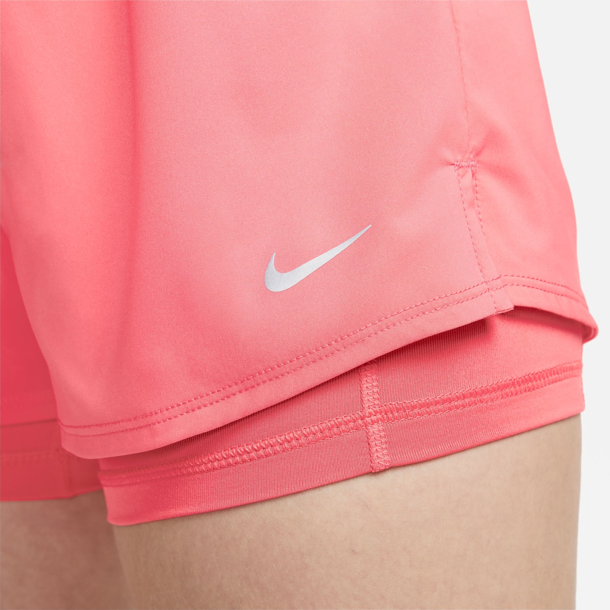 Nike 2-in-1-Shorts »DRI-FIT ONE WOMEN'S MID-RISE -IN-1 SHORTS«