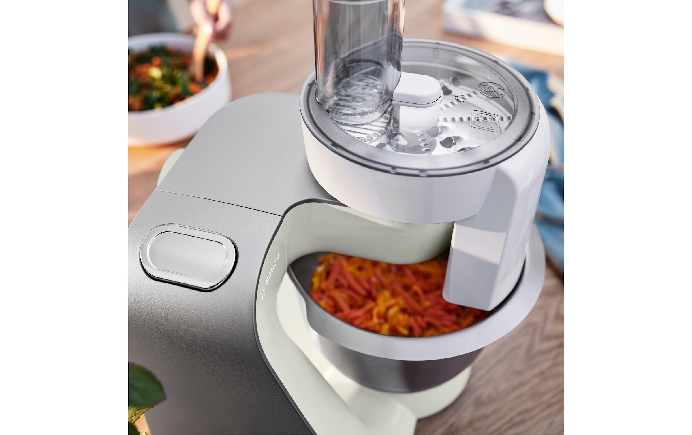 BOSCH Küchenmaschine »Serie 4 MUM58L20, Durchlaufschnitzler, Mixer, grau« 3 Scheiben, Schüssel, Knethaken/Rühr-/Silikonbesen, spülmaschinenfest