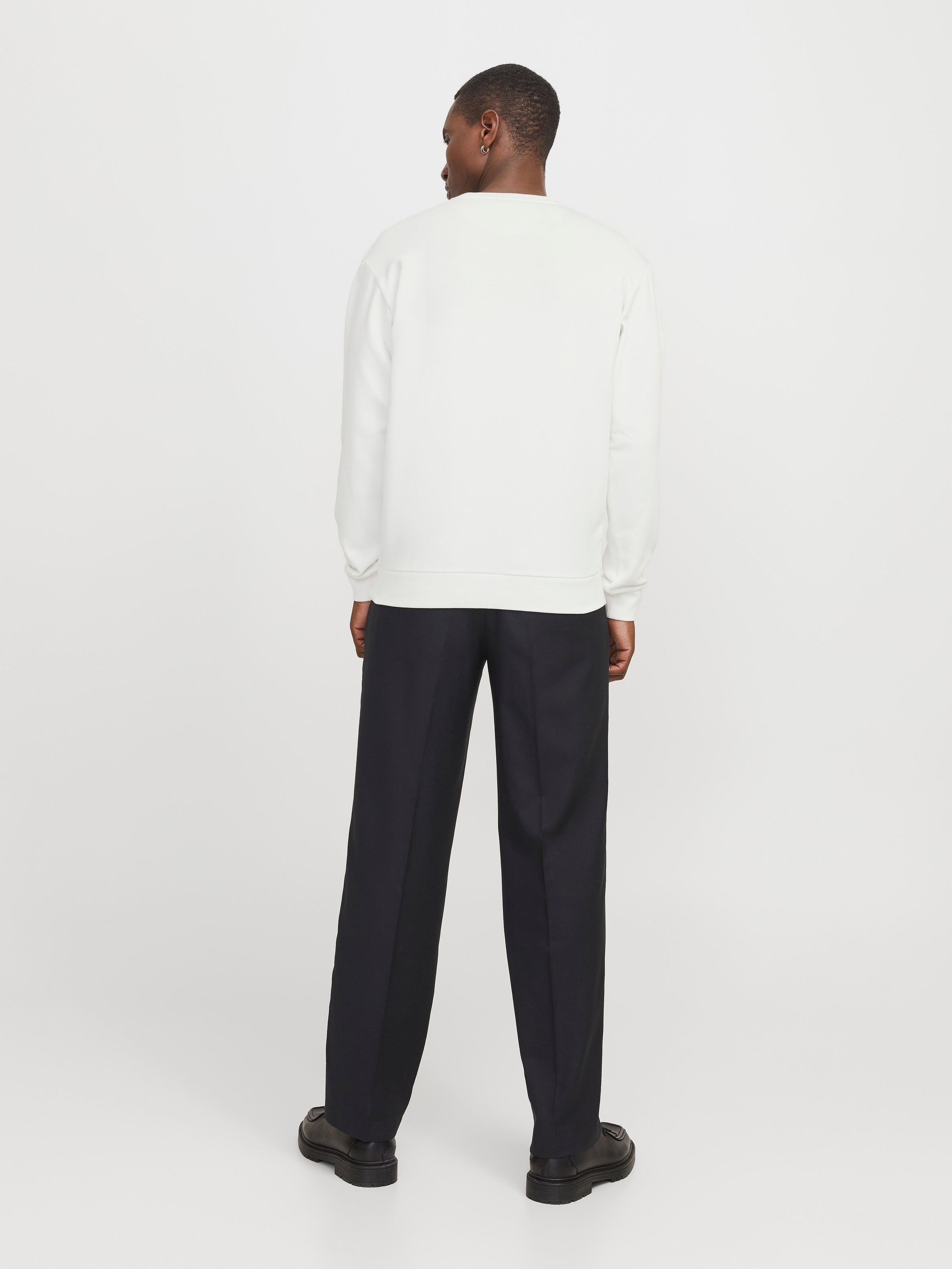 Jack & Jones Sweatshirt »JJEBRADLEY mit Rippbündchen für Alltag und Freizeit«, relaxed fit, atmungsaktiv, Rundhals, ohne Kapuze