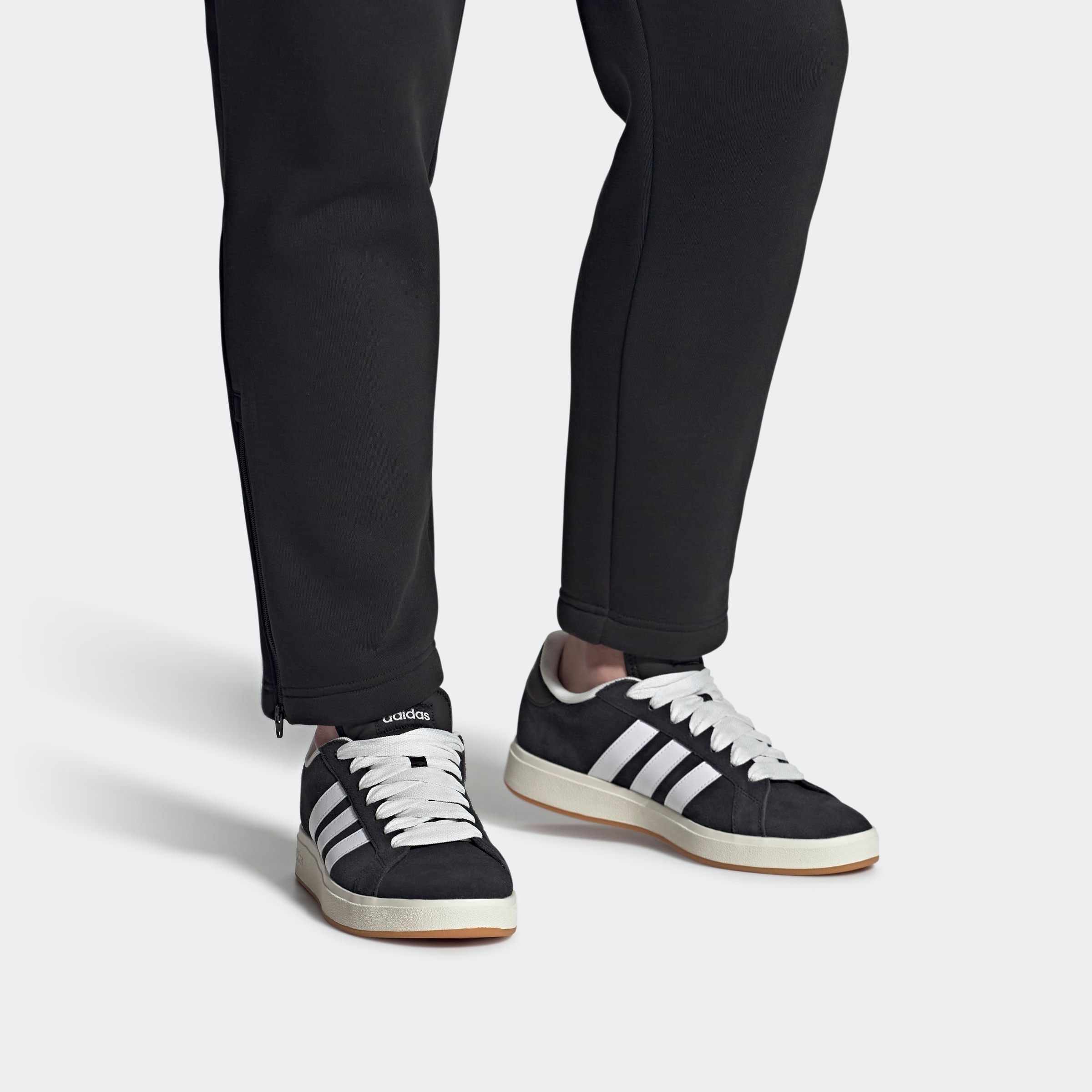 adidas Sportswear Sneaker »GRAND COURT BASE 00S«, Design auf den Spuren des adidas Campus 00