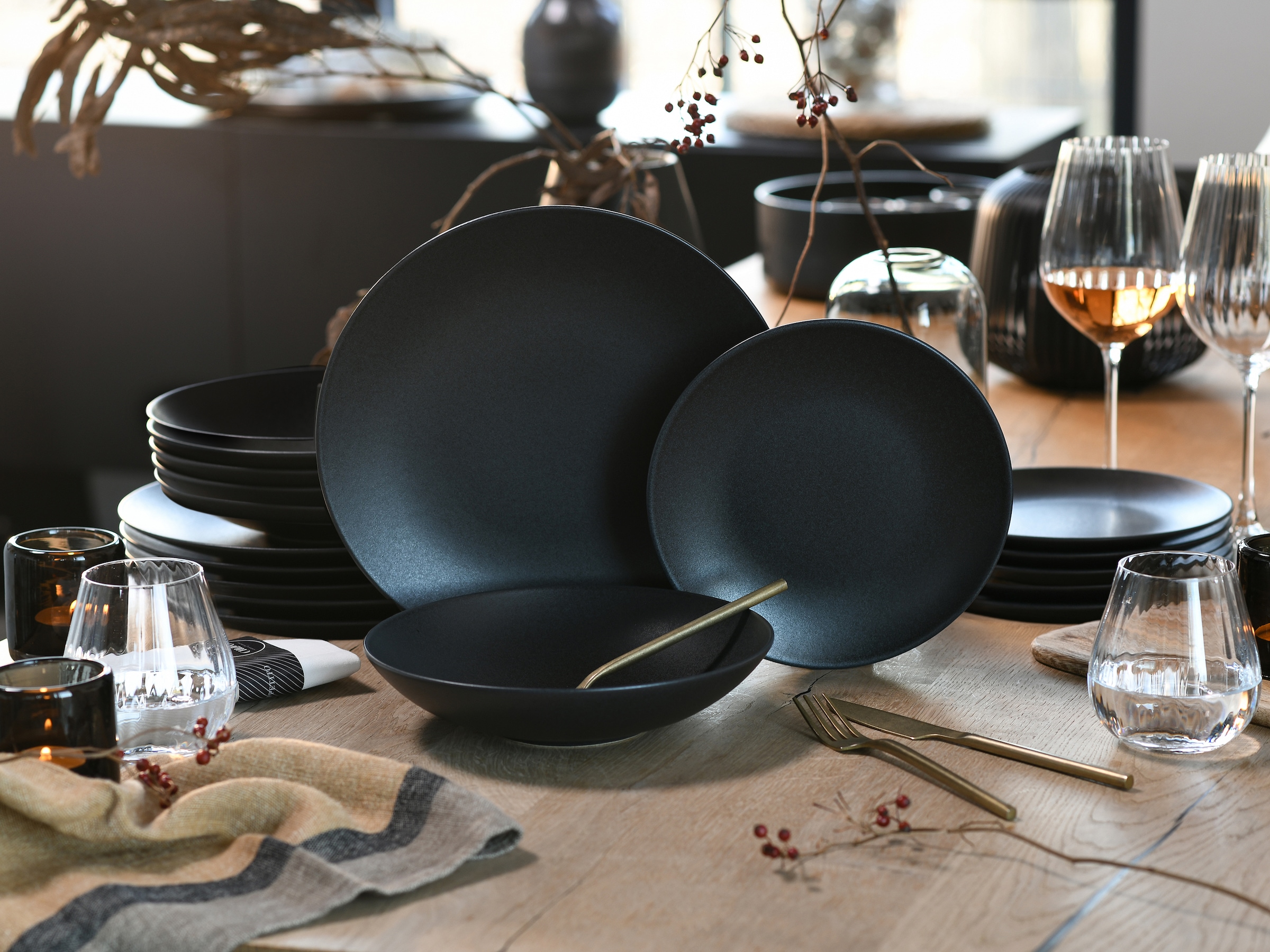 CreaTable Teller-Set »Soft Touch, Geschirr-Set, 18-tlg.« Matte Spezialglasur, Schwarz-Grau-Farbton