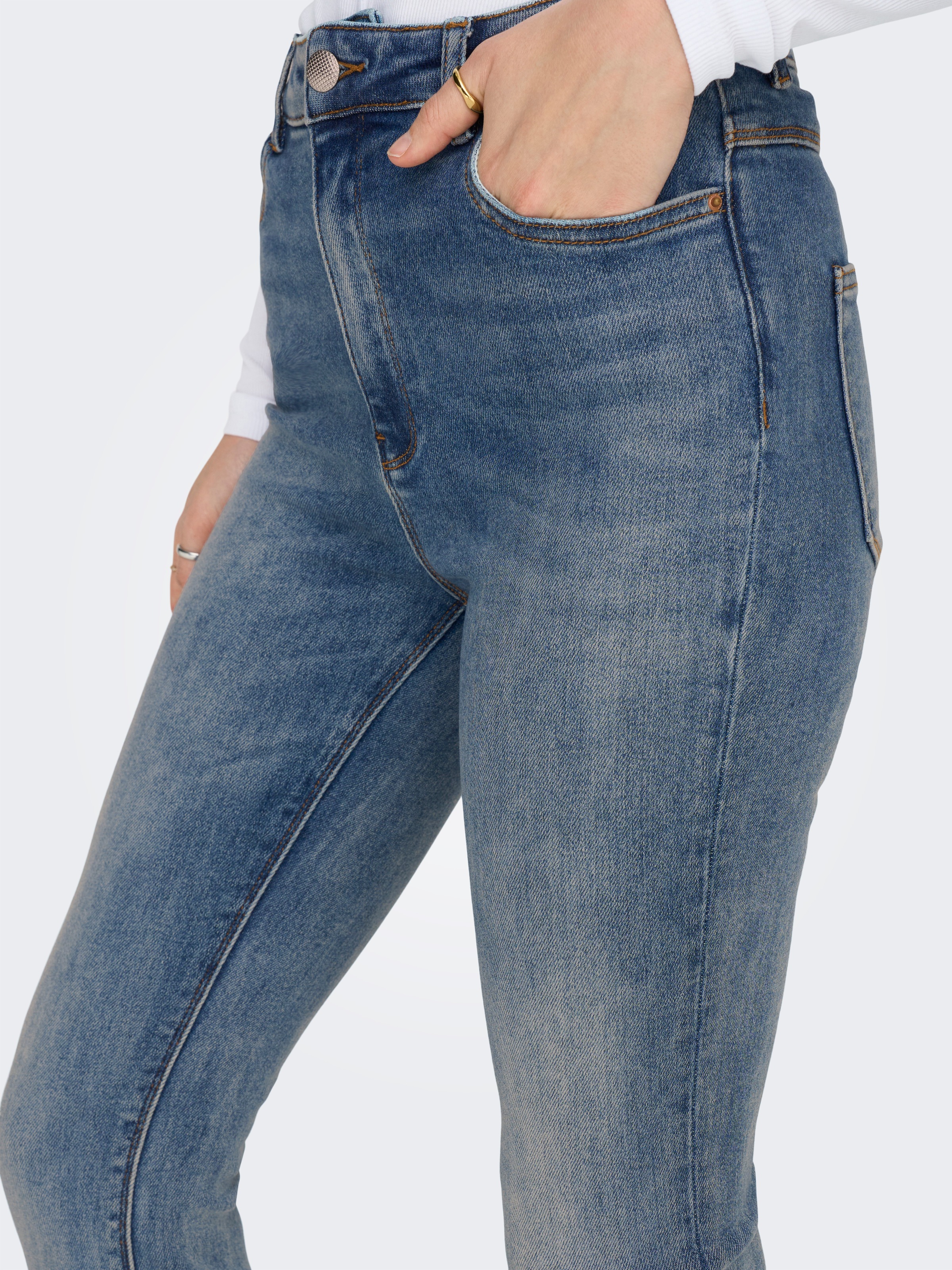 Bootcut-Jeans ONLY "ONLMILA HW FLARED DNM BJ13994 NOOS", Damen, Gr. 28, Länge 34, blau (medium blau denim), Denim/Jeans, Obermaterial: 94% Baumwolle, 4% Polyester, 2% Elasthan, Abriebeffekte, skinny fit, Jeans 3