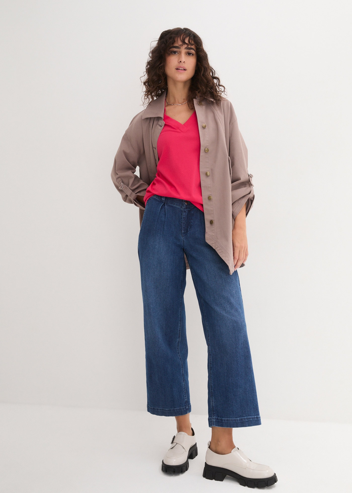 bonprix Longshirt »Weites Long-Shirt mit V-Ausschnitt, Kurzarm (5er Pack)« Packung, 5 tlg. lockere Passform, Kurzarm, mit V-Ausschnitt, unifarben