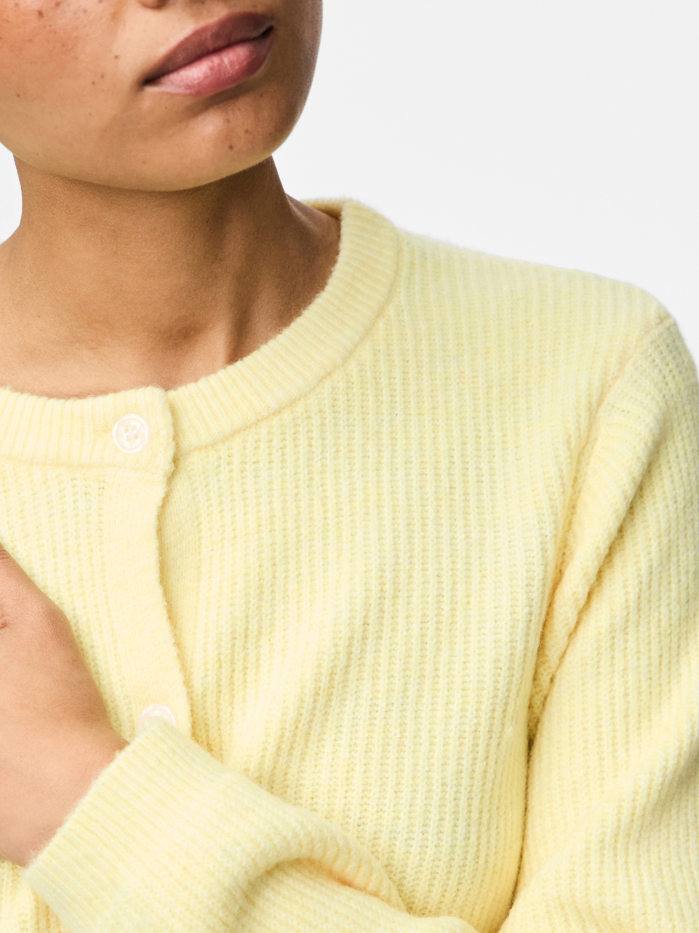 pieces Strickjacke »PCSILLY LS O-NECK KNIT CARDIGAN NOOS BC« Materialmix, regular fit
