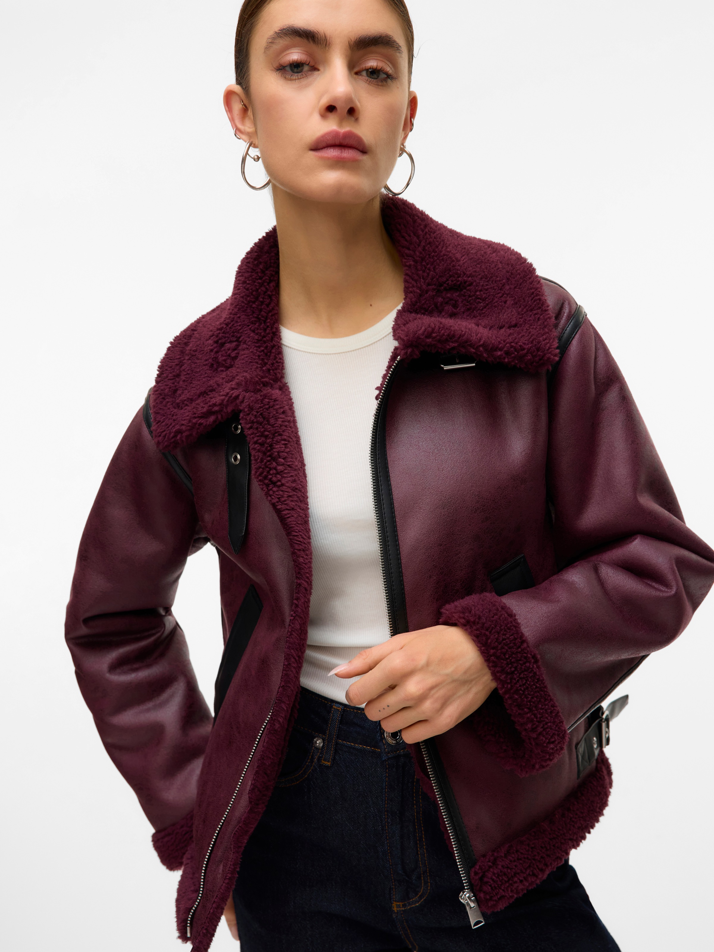 Vero Moda Kurzjacke "VMVIRGINIA SHORT JACKET BOO" farblich abgesetzte Detai günstig online kaufen