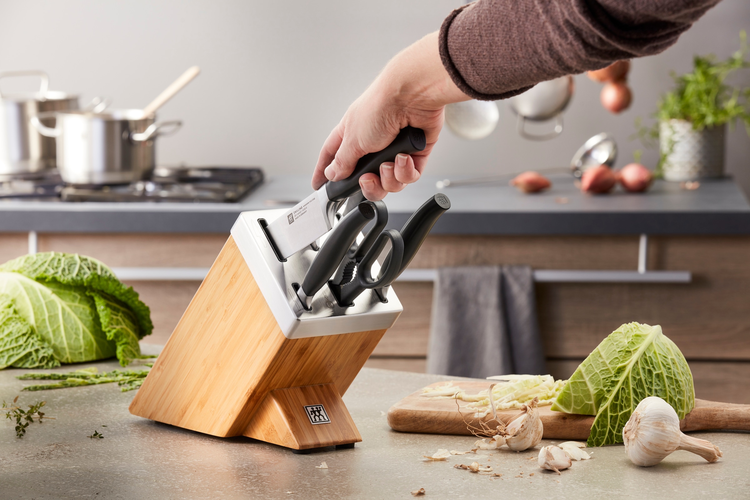 Zwilling Messerblock »***** FIVE STAR« 7 Stk. Selbstschärfender Messerblock, inkl. 5 Messer + Schere, Bambus