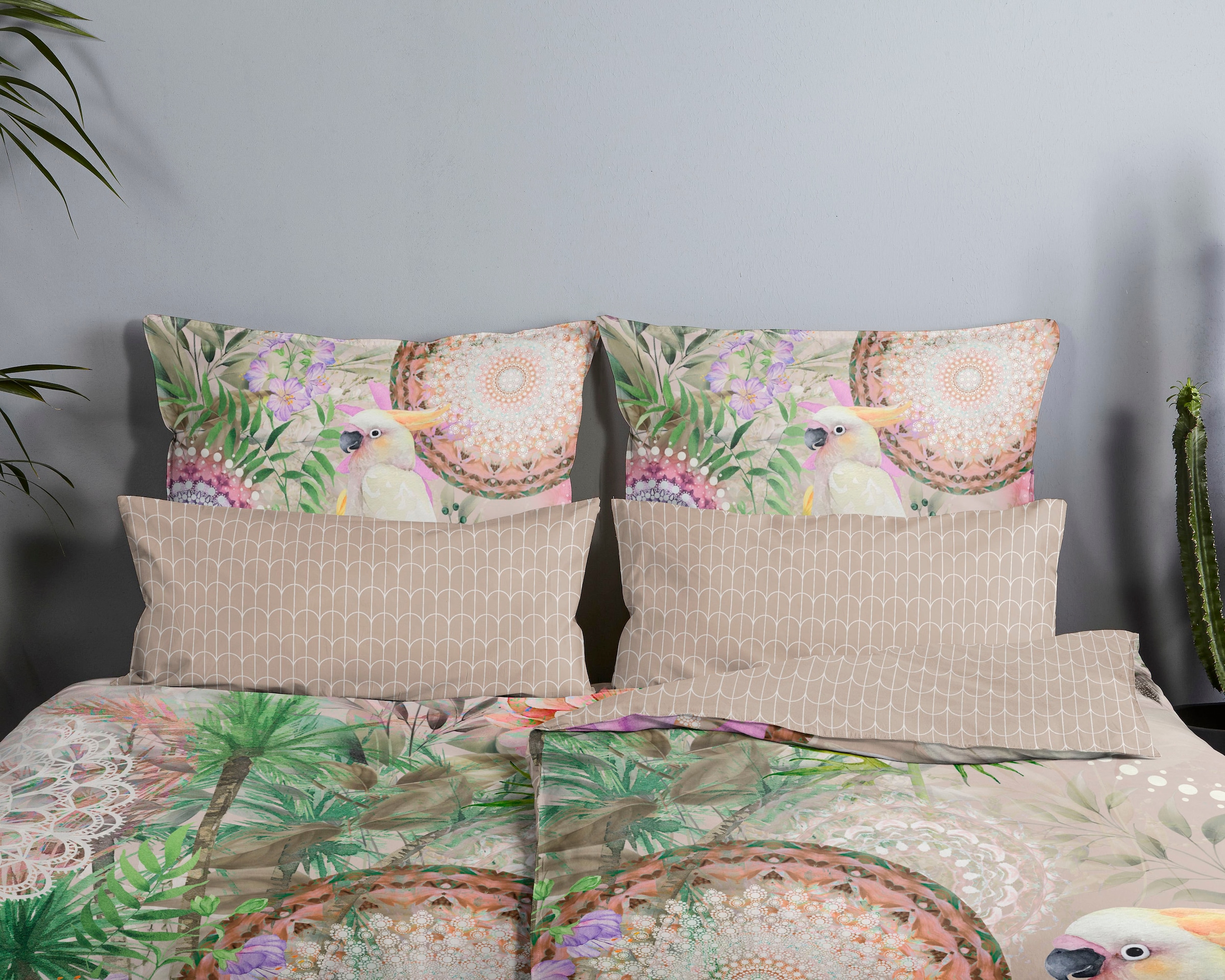 hip Wendebettwäsche »Indah«, Mako-Satin, 135x200, Reißverschluss, Wende, Blumen, Tropisch, Sand