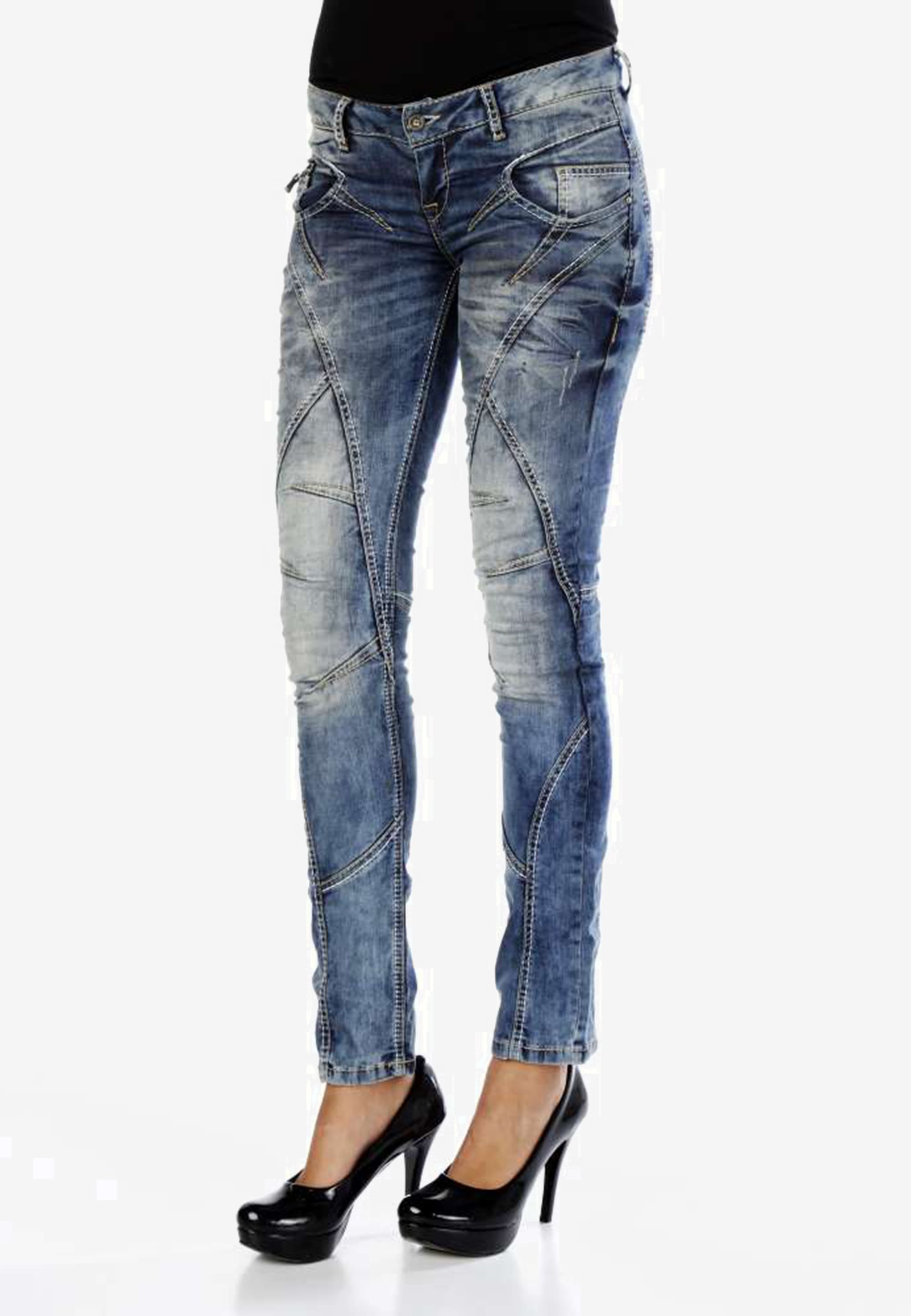 Slim-fit-Jeans, mit Ziernähten in Straight Fİt