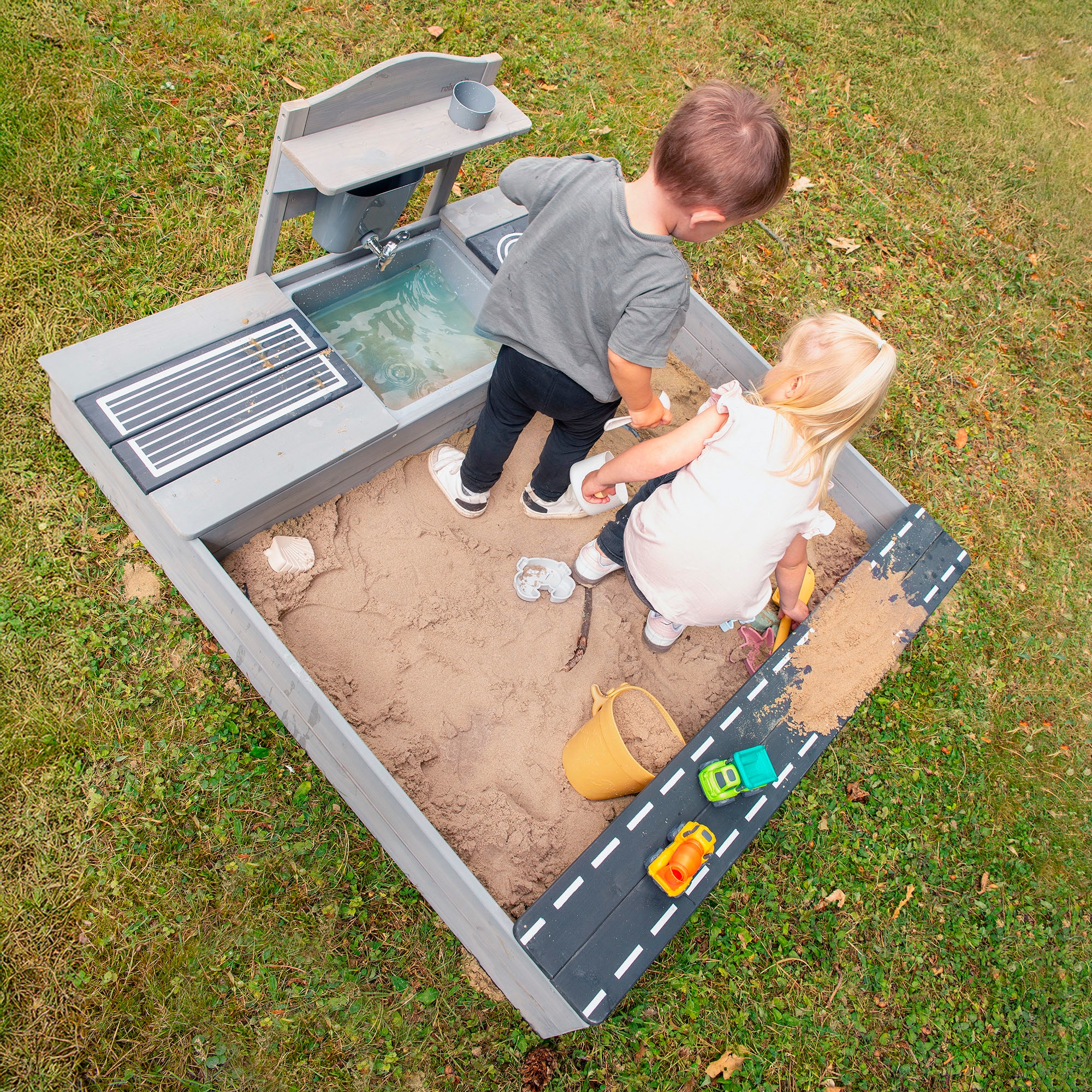 roba® Sandkasten »117 x 118 x 54 cm, mit Matschküche, grau«, FSC® - schützt Wald