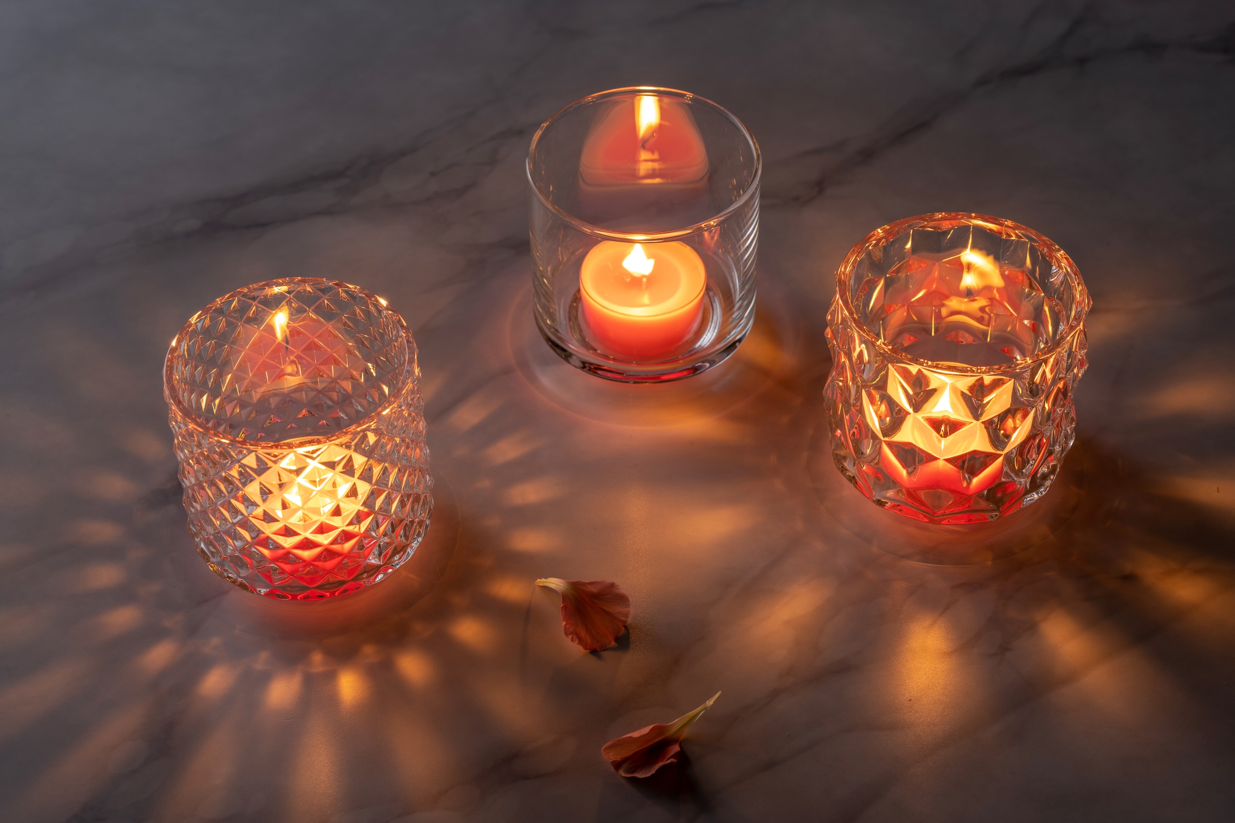 LEONARDO Teelichthalter »Tischlicht POESIA, mit großen Rauten, Kerzenhalter«, (Set, 4 St.), aus Glas, Höhe ca. 10 cm, Spülmaschinengeeignet