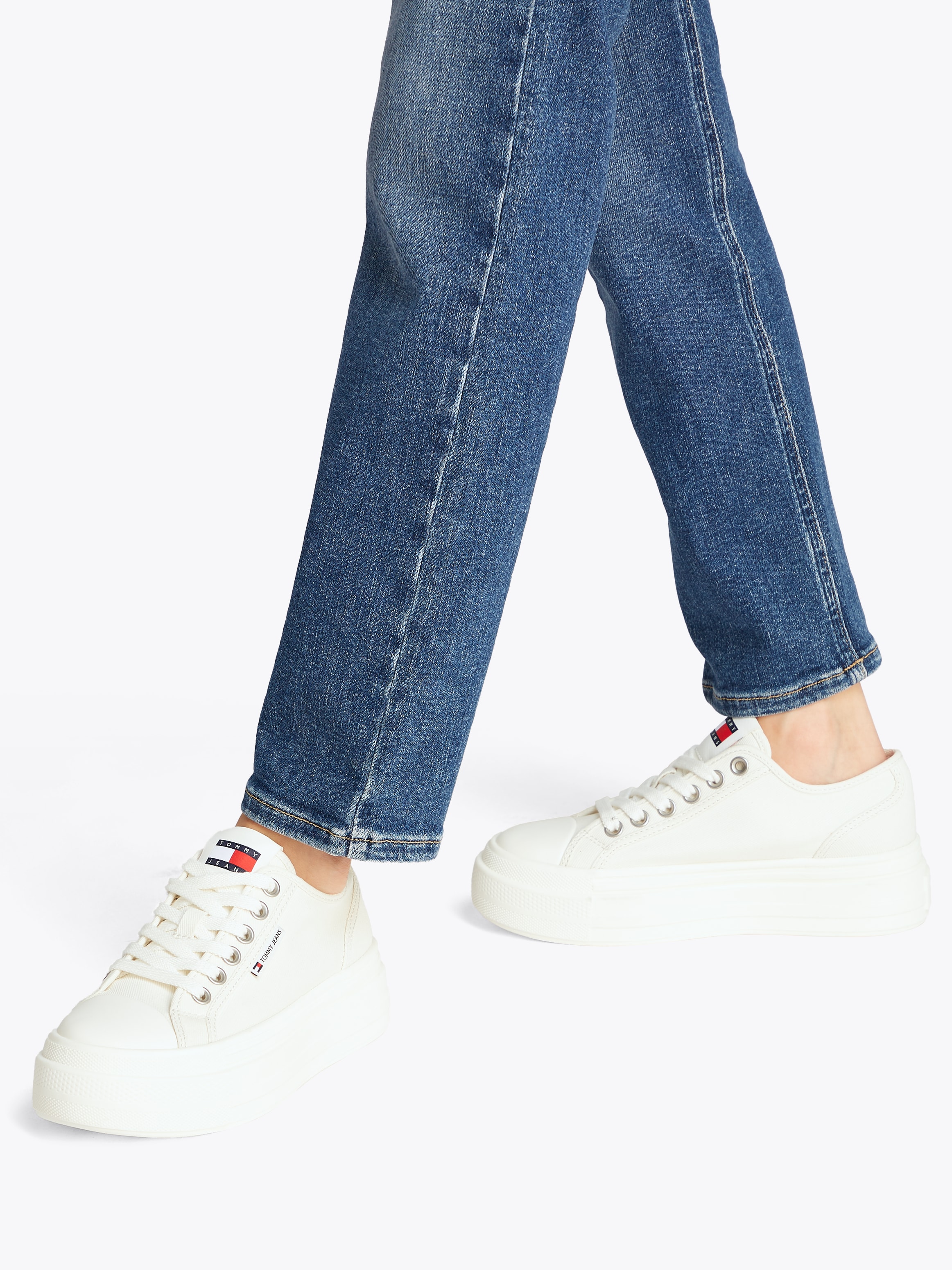 Tommy Jeans Plateausneaker »TJW FOXING FLATFORM LC«, Freizeitschuh, Halbschuh, Schnürschuh im Jeans-Look