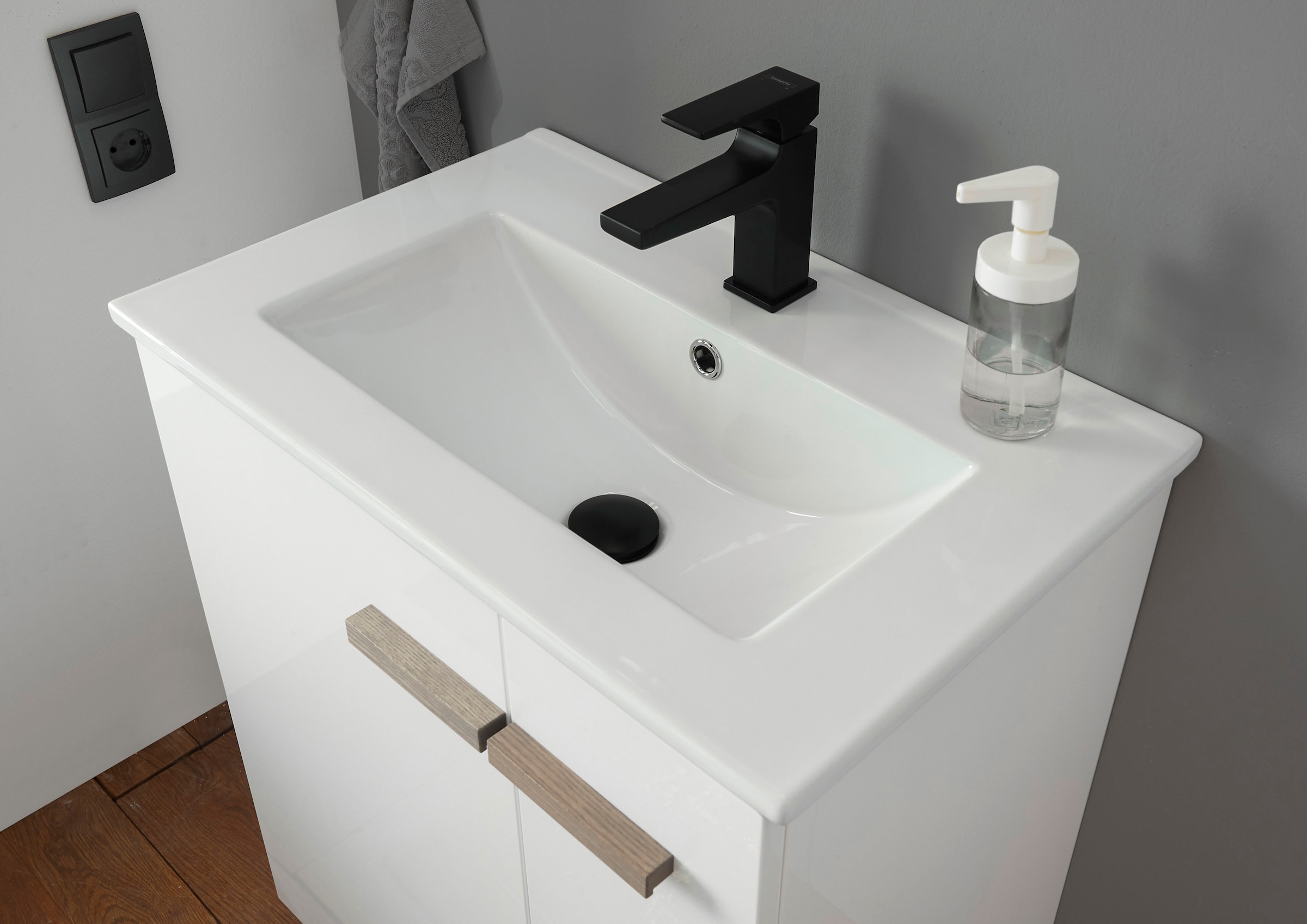 Places of Style Waschtisch »SOLiD, Unterschrank inkl. Waschbecken, Badschrank mit Holzgriffe«, in zwei Farben verfügbar, inkl. Waschbecken, Breite 60 cm