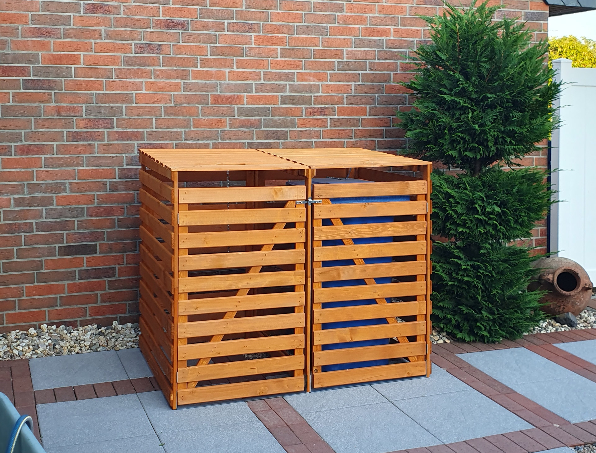 promadino Mülltonnenbox »Vario V«, für 2 x 240 l, braun