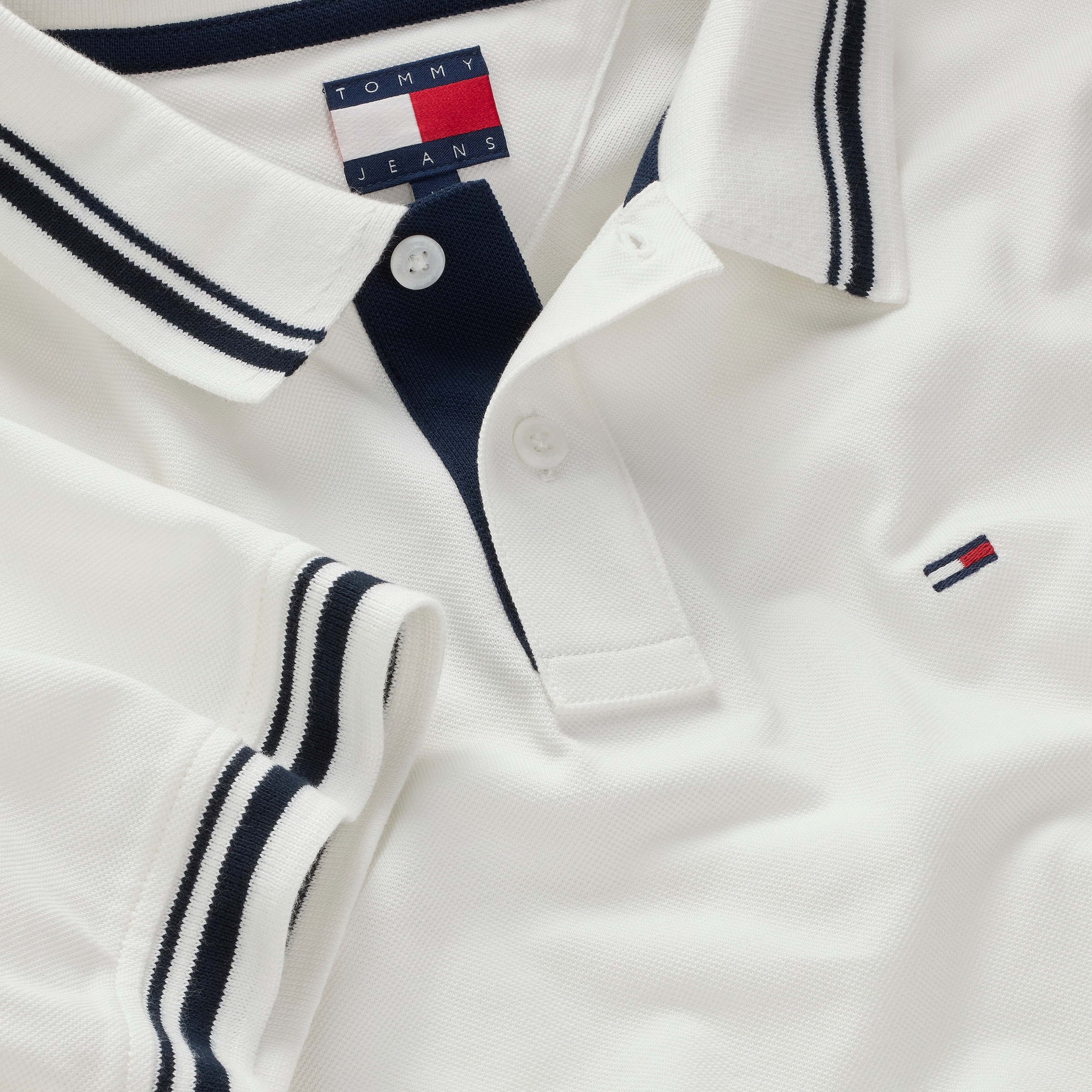 Tommy Jeans Poloshirt »TJM REG TIPPED POLO EXT«, Mit Rundhalsausschnitt