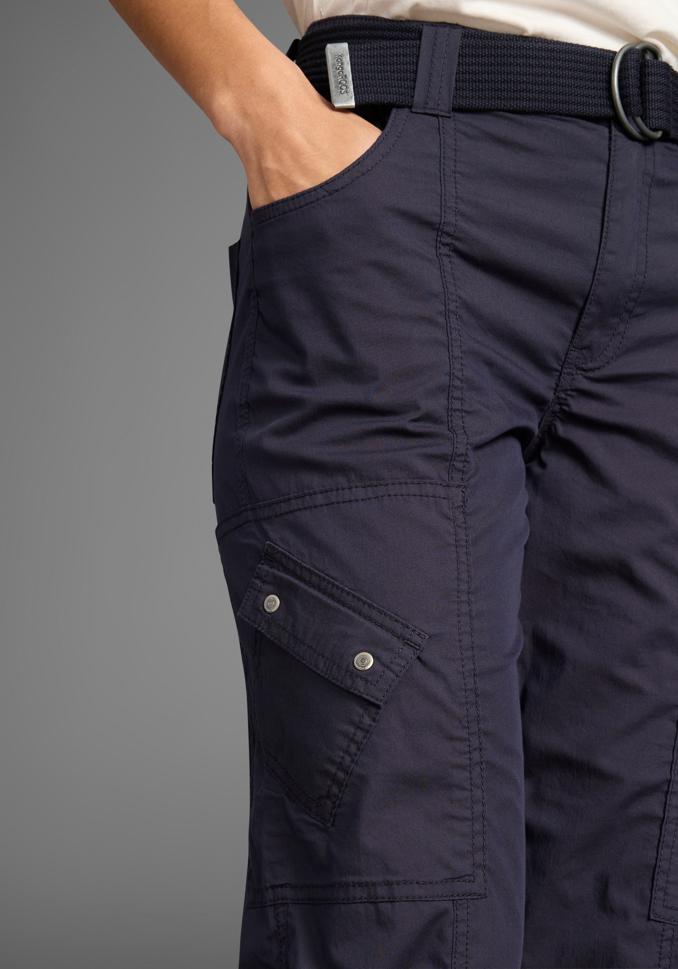 KangaROOS Caprihose, (2 tlg., mit abnehmbarem Gürtel), mit seitlich aufgesetzten Taschen