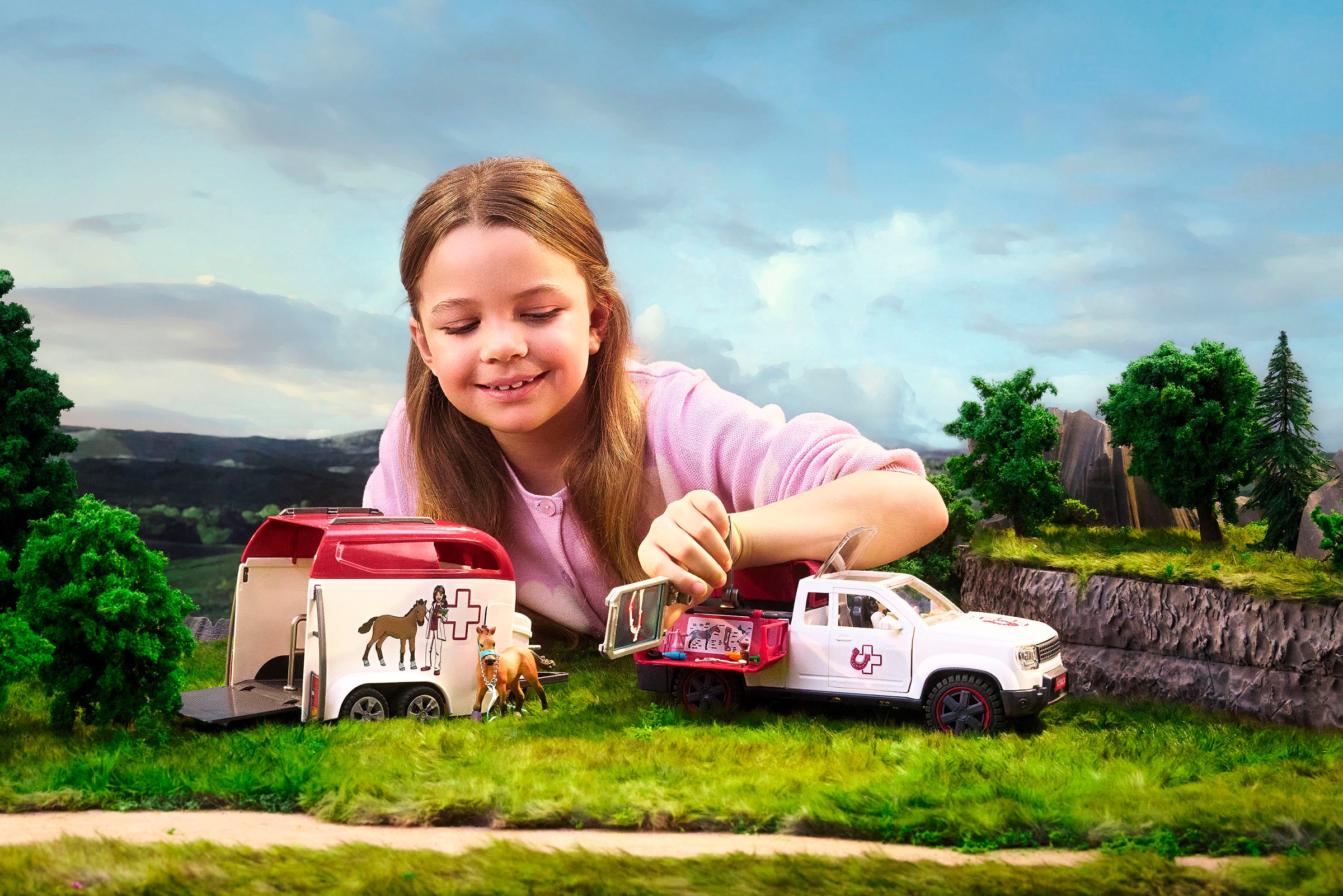 Schleich® Spielzeug-Auto »HORSE CLUB, Mobile Tierärztin mit Anhänger (42704)«, Made in Europe