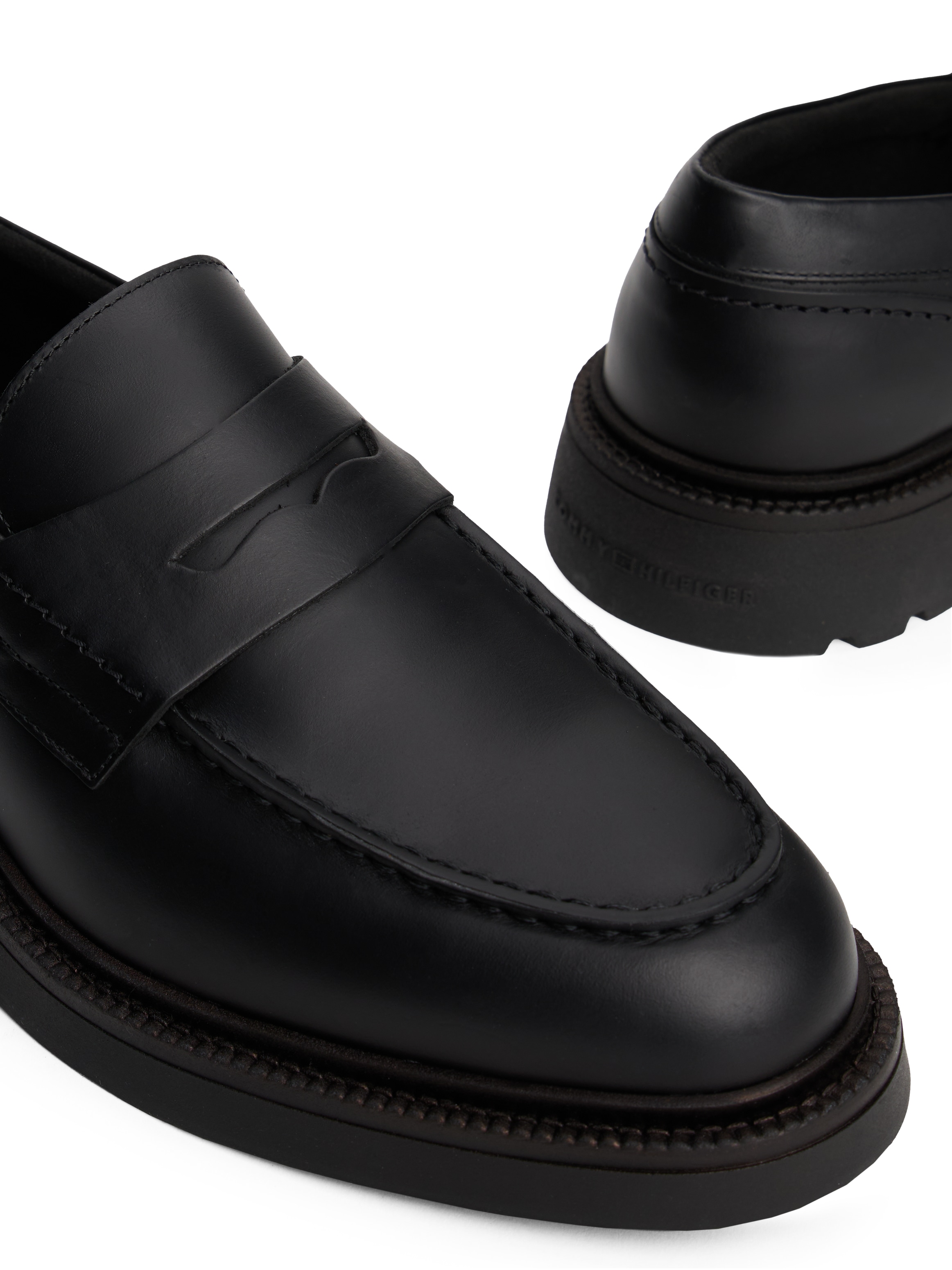 Tommy Hilfiger Slipper »HILFIGER COMFORT LWT LTH LOAFER«, Abendschuh, Loafer, Businessschuh mit abgesteppter Naht