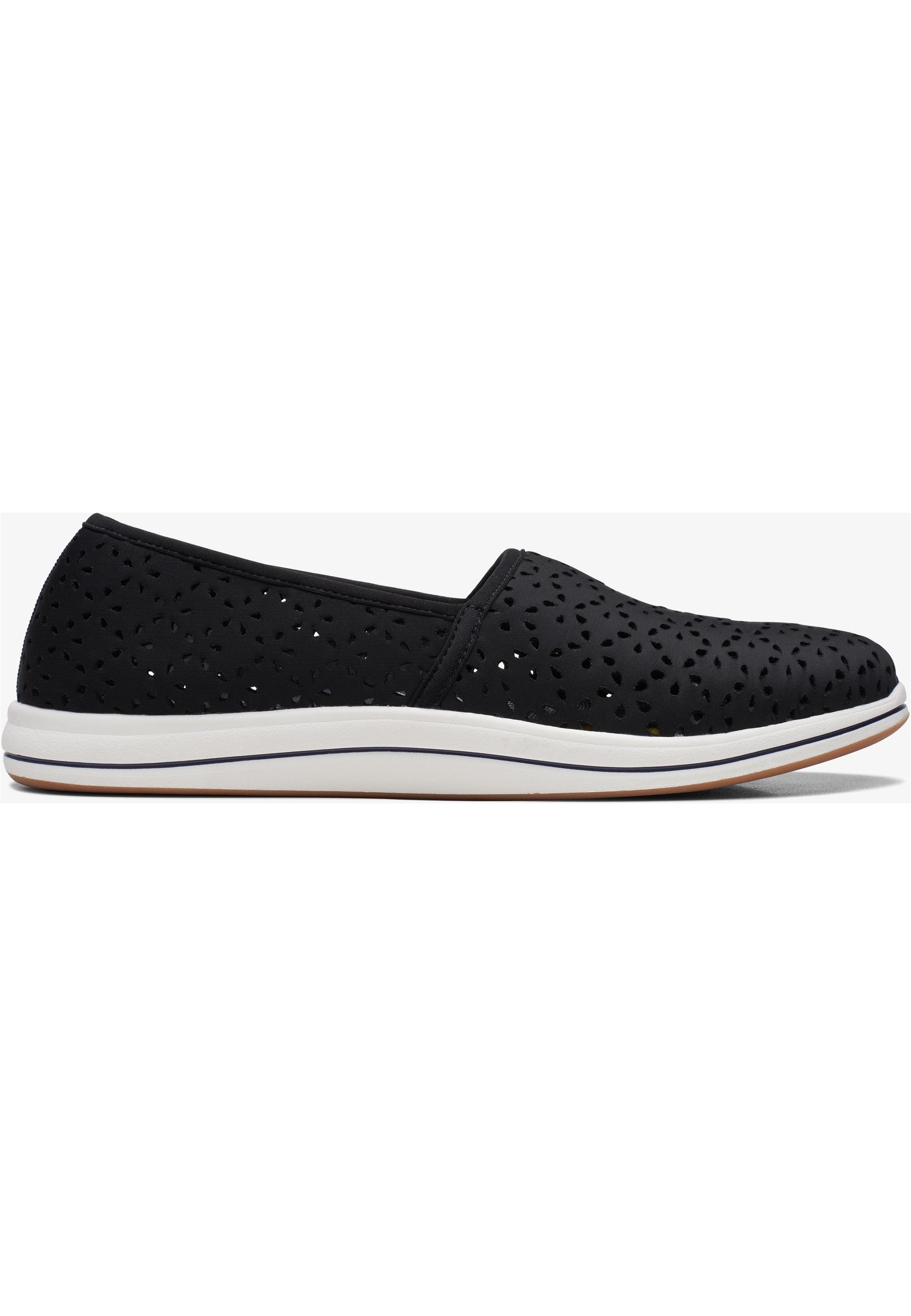 Clarks Slipper »Brinkley«, im luftigen, perforierten Design