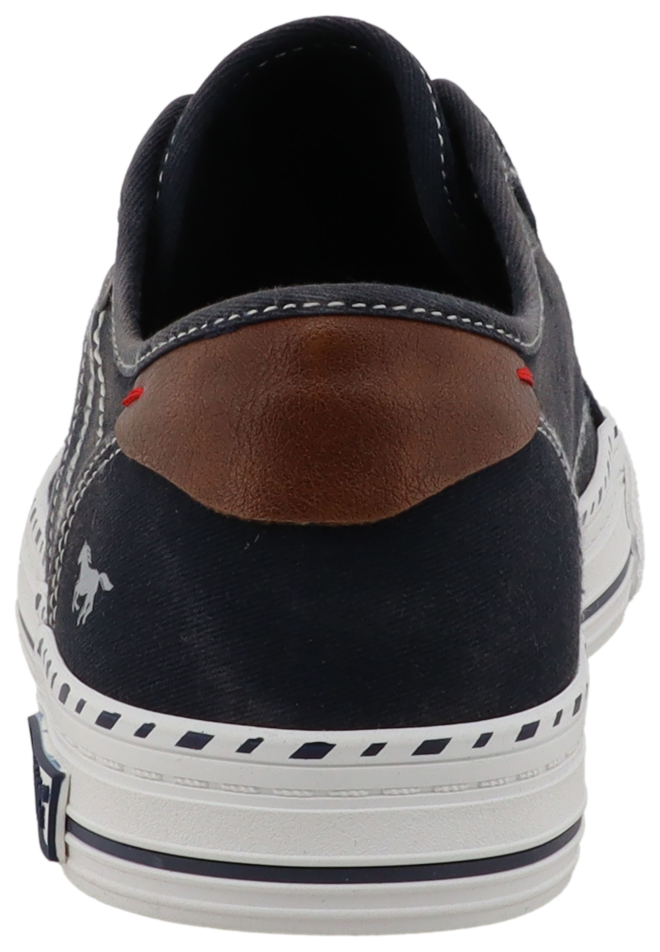 Mustang Shoes Slip-On Sneaker »Magdalena«  Freizeitschuh, Slipper, Schlupfschuh mit Kontrastbesätzen