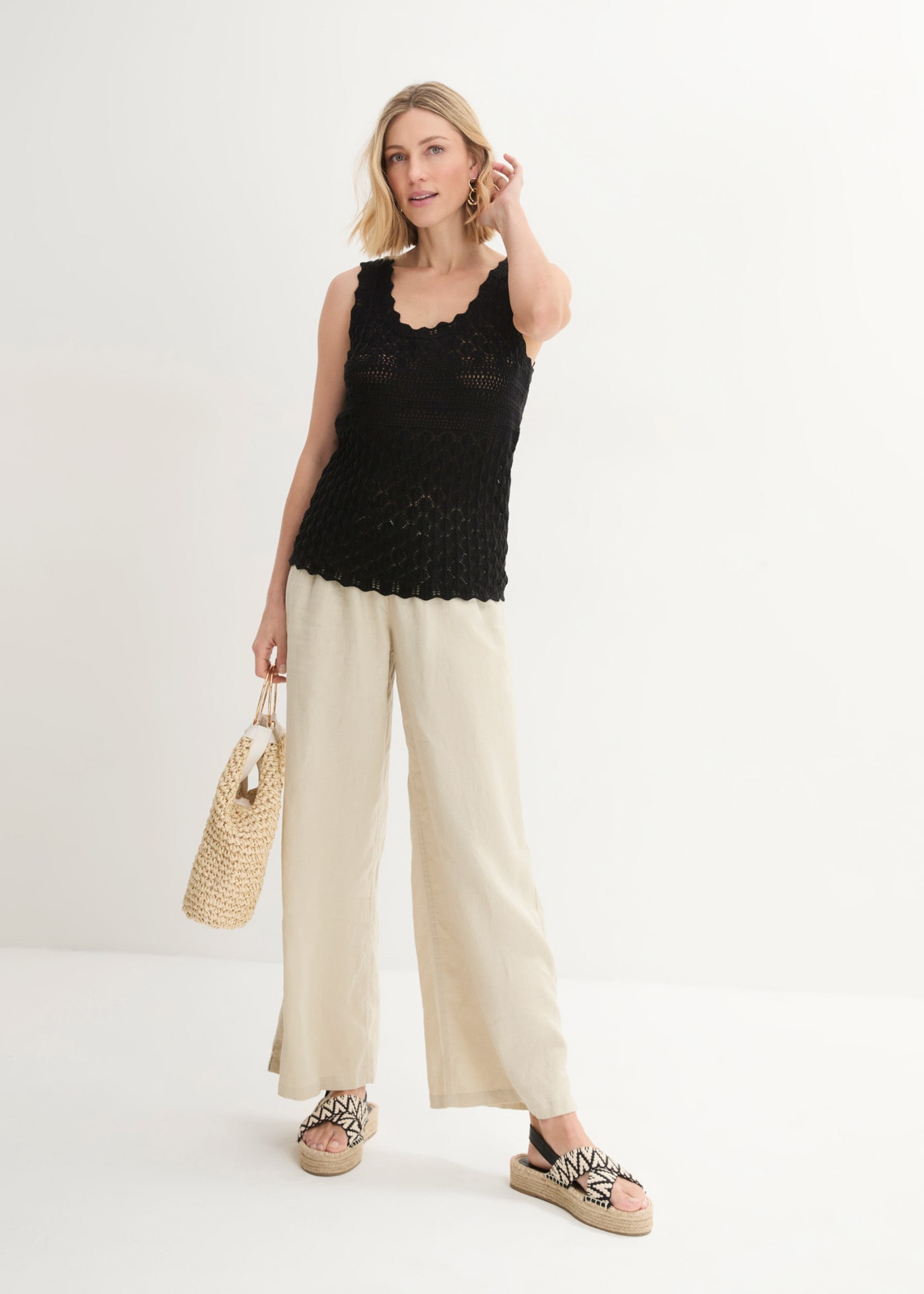 bonprix Stricktop aus Baumwollmix, figurumspielende Passform, ärmellos, ohne Kragen