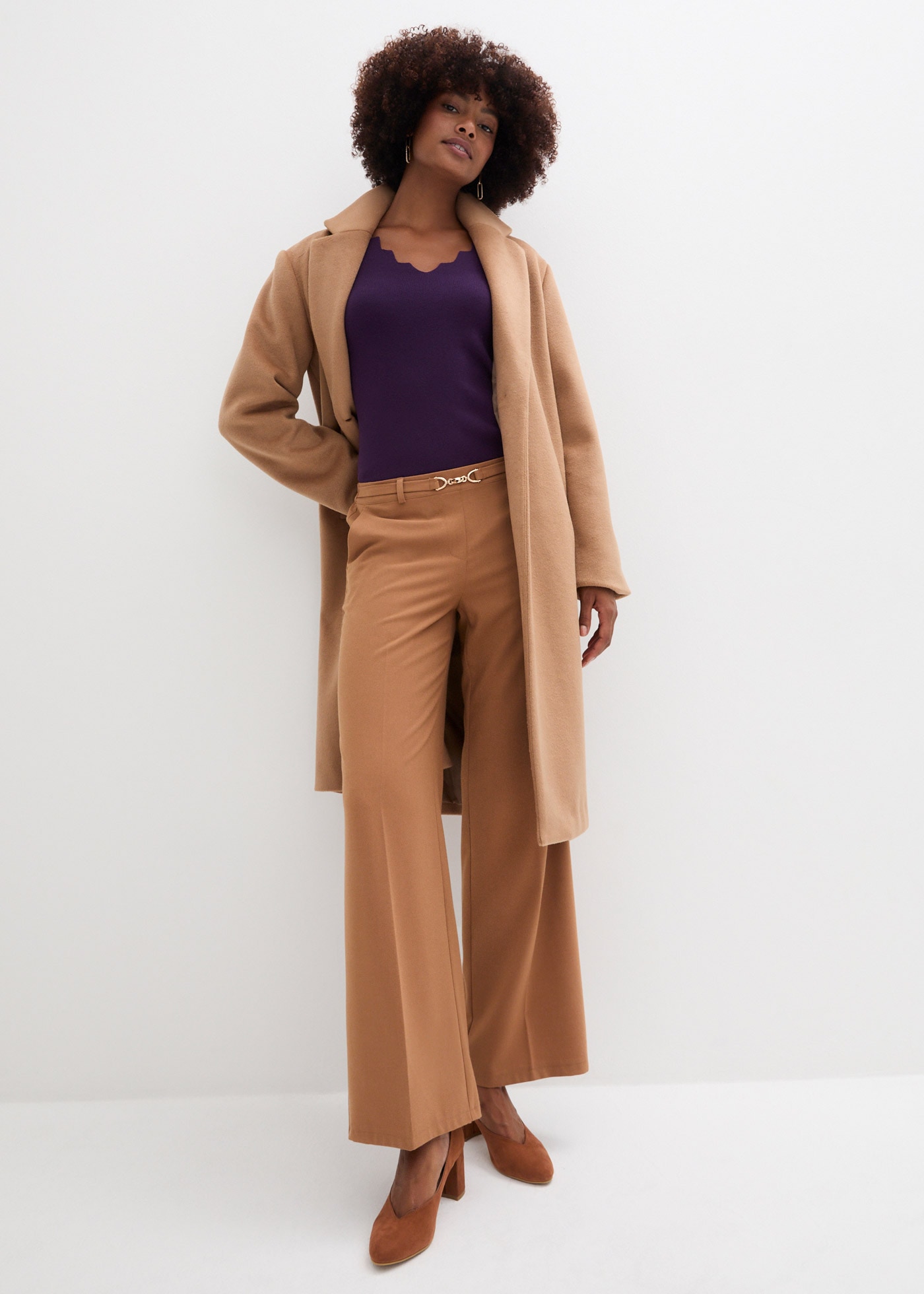 bonprix Strickpullover »Feinstrickpullover aus fließendem Viskose-Mix« aus Viskose-Mix, mit Wellenausschnitt, Slim fit Passform