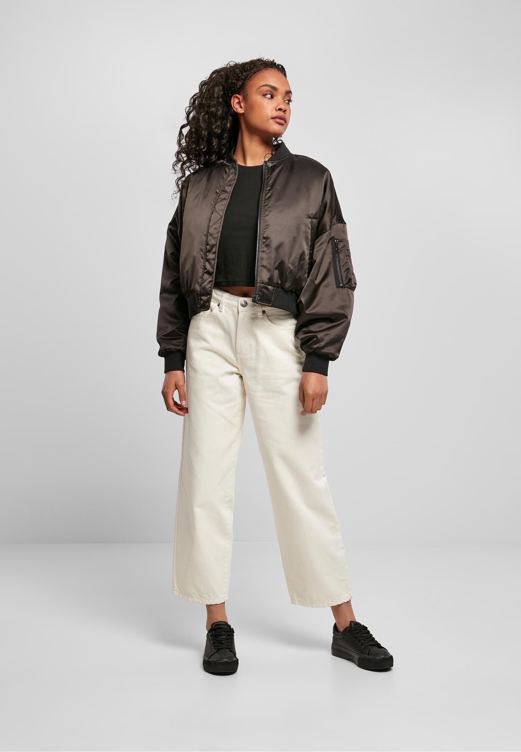 URBAN CLASSICS Bomberjacke »Urban Classics Damen Ladies Short Oversized Satin Bomber Jacket«, (1 St.), ohne Kapuze