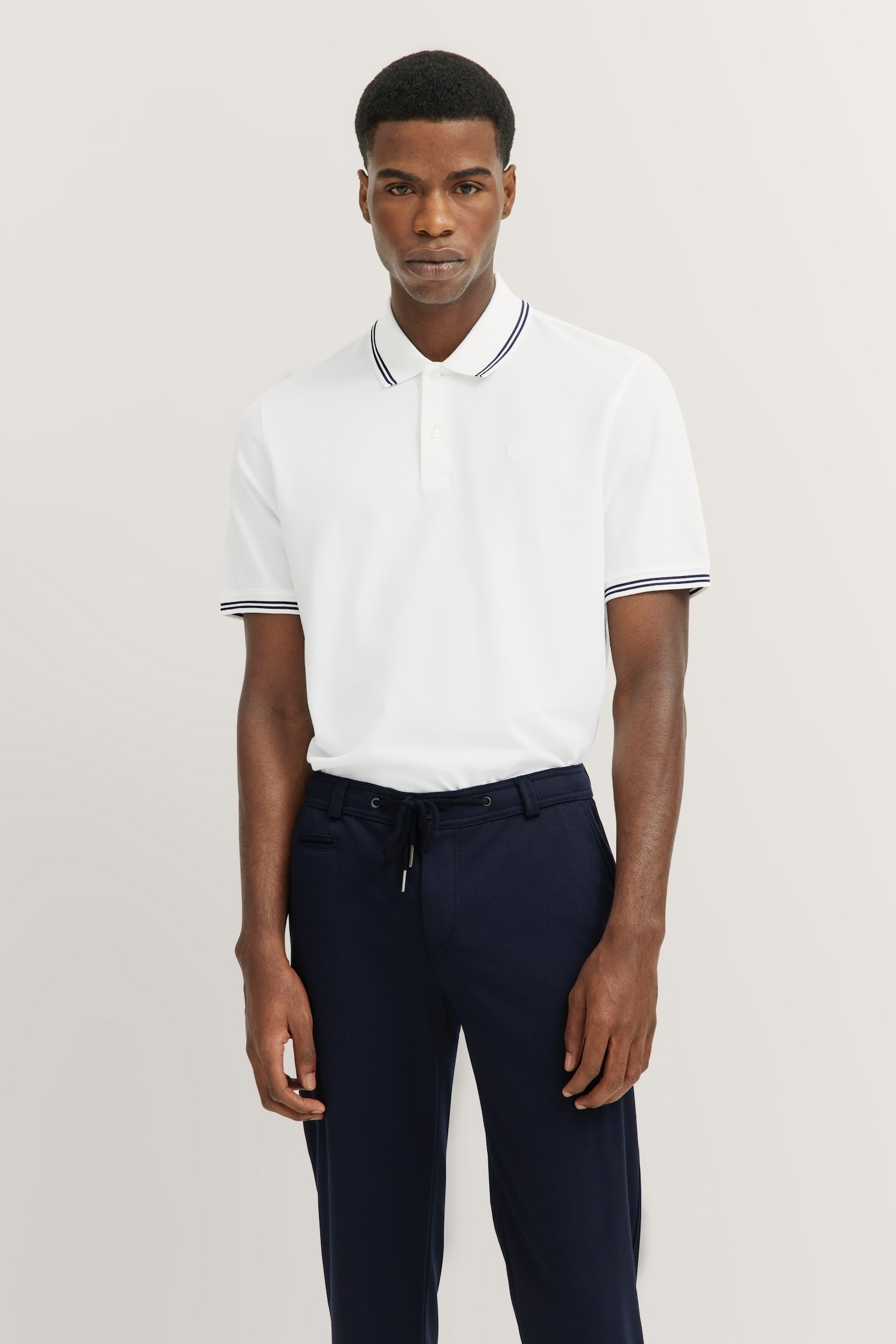bugatti Poloshirt, mit Kontraststreifen und Bruststickerei