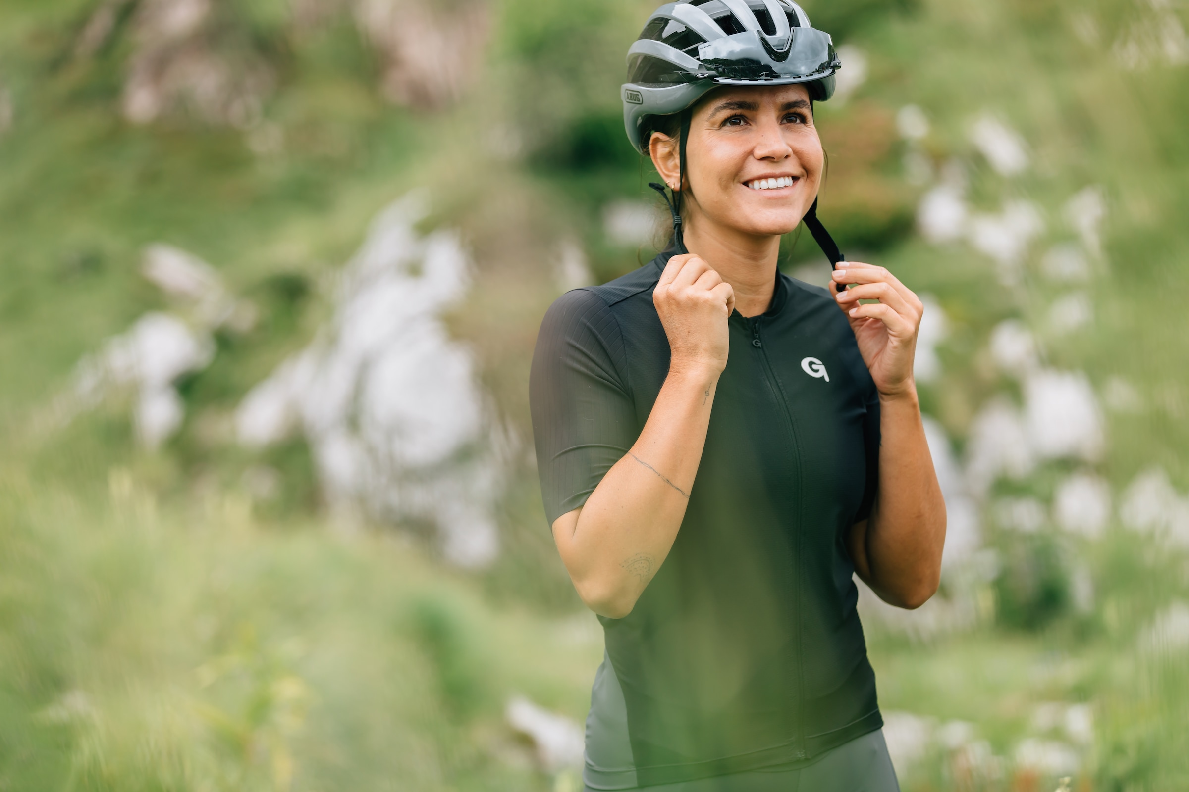 Gonso Radtrikot »SITIVO TRIKOT W«, Damen Radshirt kurzarm, atmungsaktives Fahrradtrikot mit Rückentasche