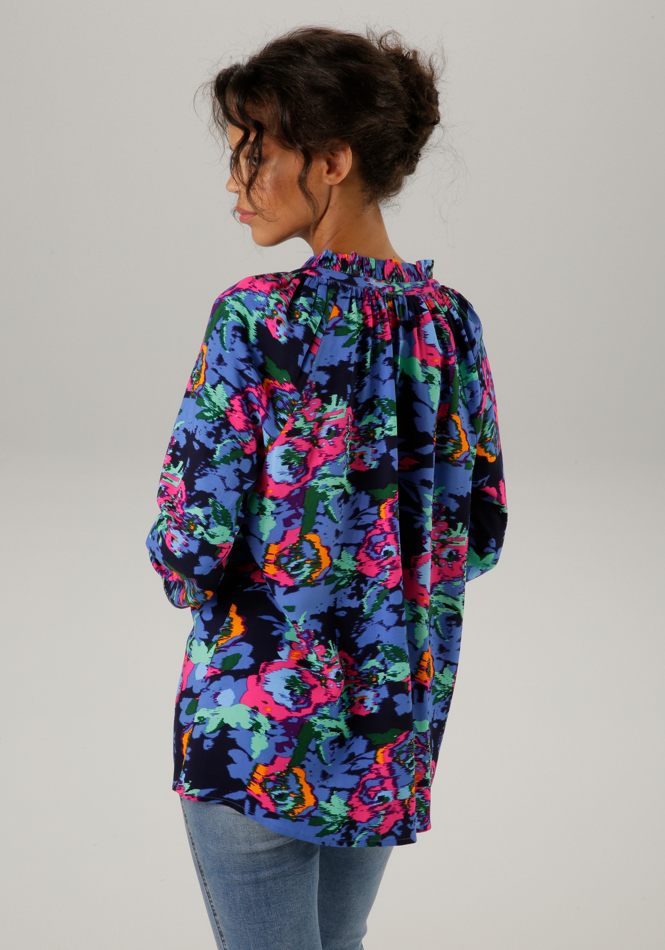 Aniston CASUAL Schlupfbluse, mit farbenfrohem, grafischen Blumendruck