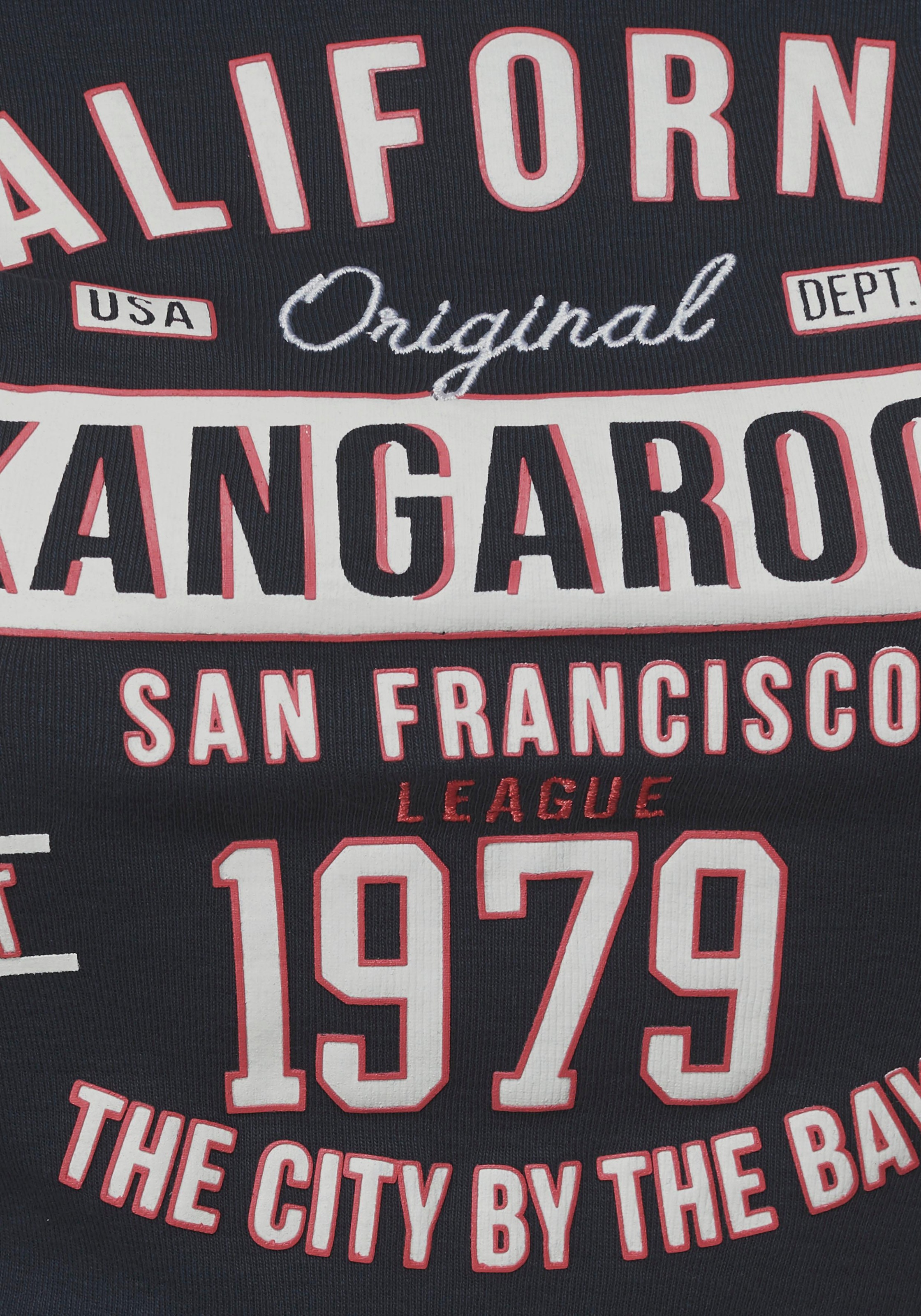 KangaROOS Langarmshirt, Langarm, sehr figurbetont, bedruckt und mit Stickerei